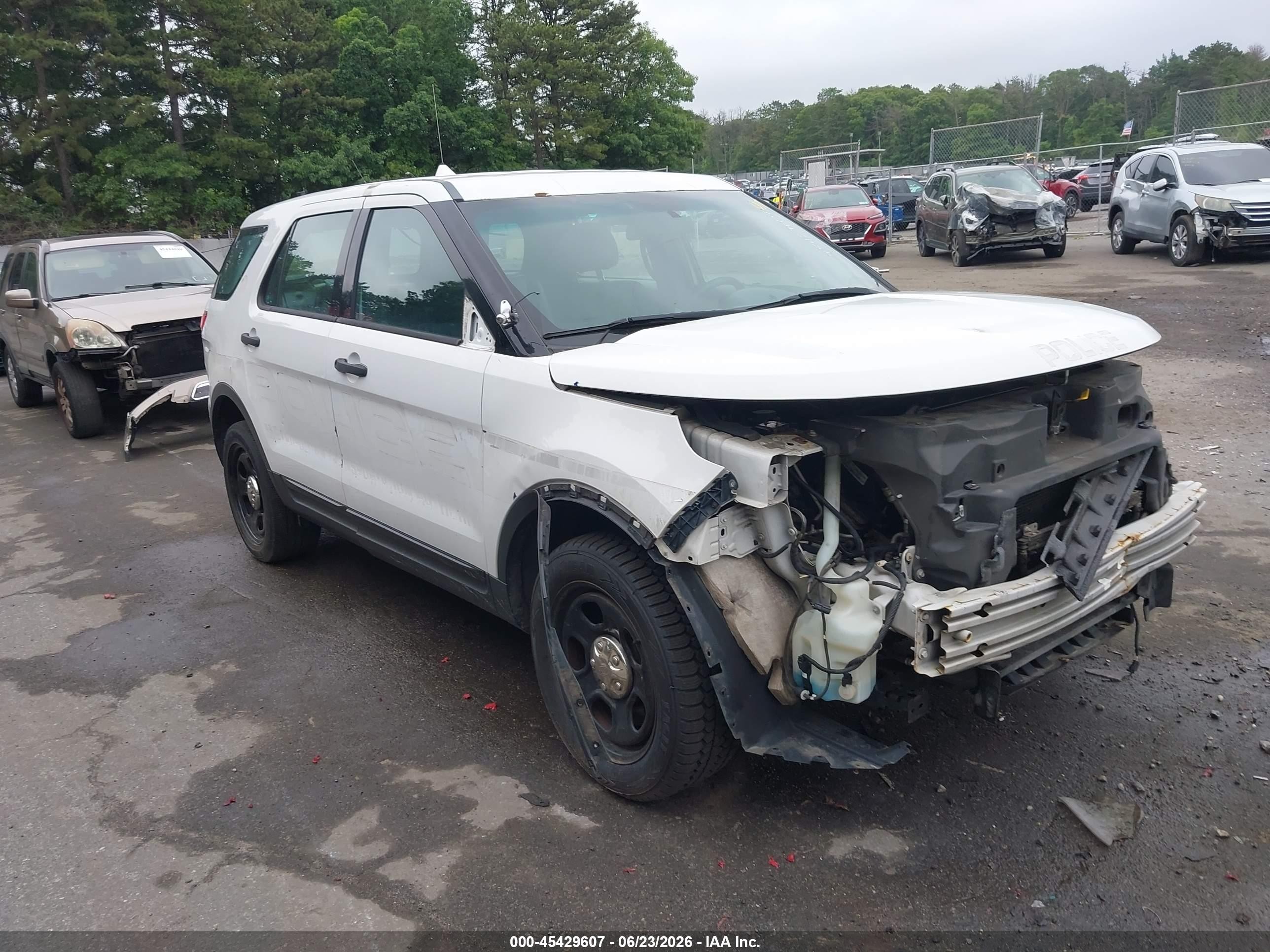 2013 Ford Police Interceptor Utility, VIN 1FM5K8AR2DGC63725 — Front end