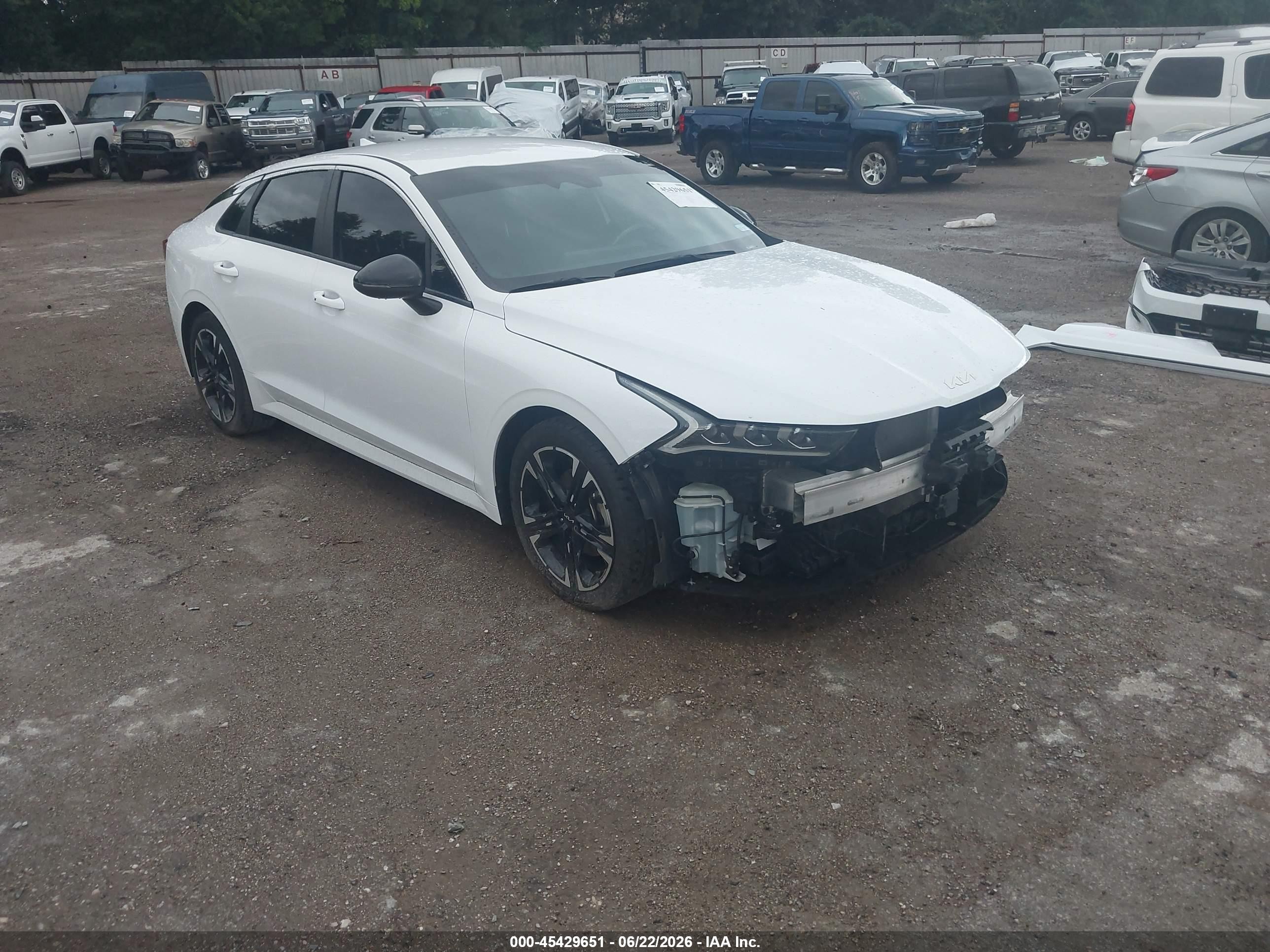 2023 Kia K5 GT-Line, VIN 5XXG64J25PG220165 — Front end