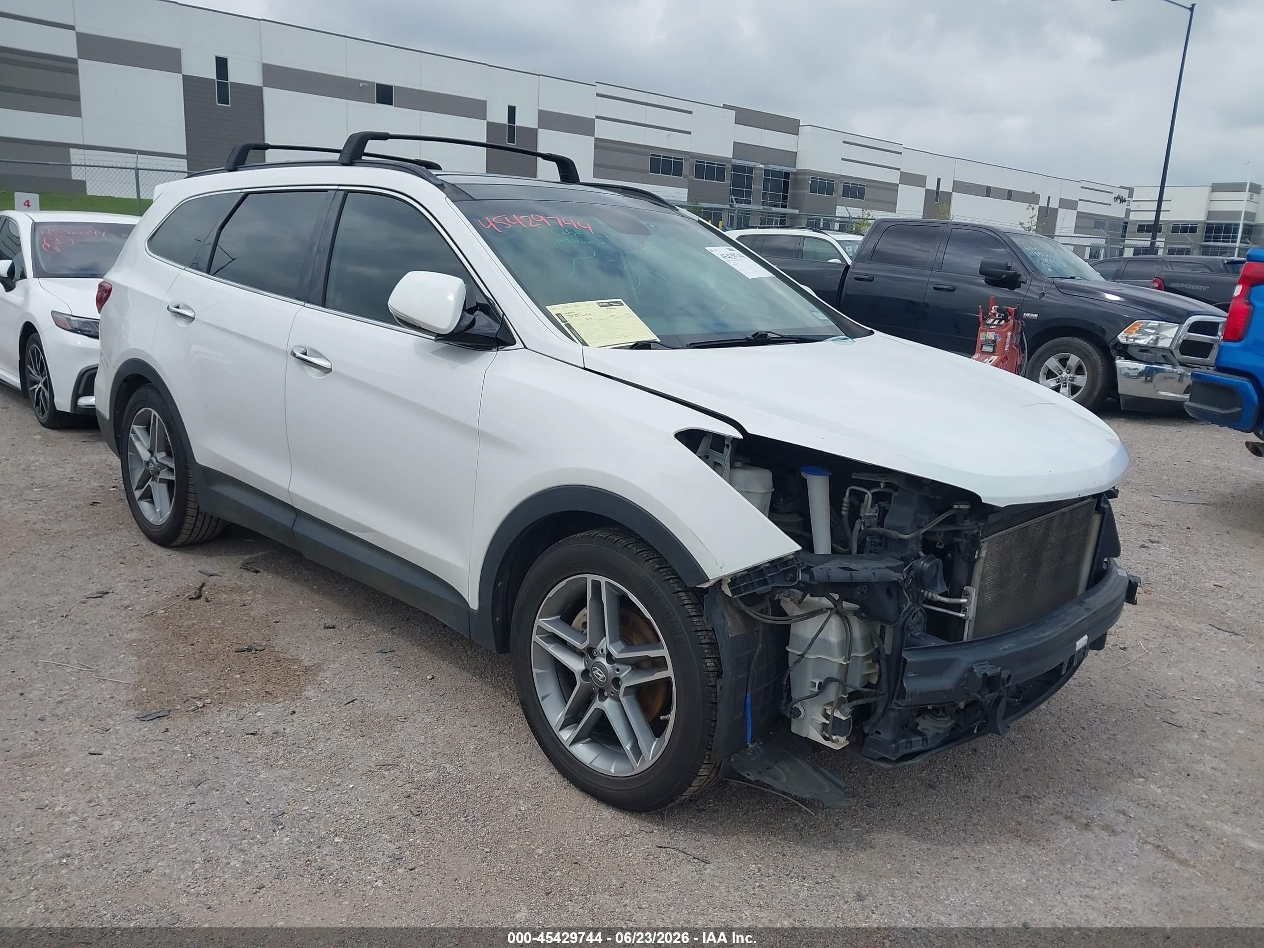 2017 Hyundai Santa Fe SE Ultimate, VIN KM8SR4HF3HU197437 — Front end
