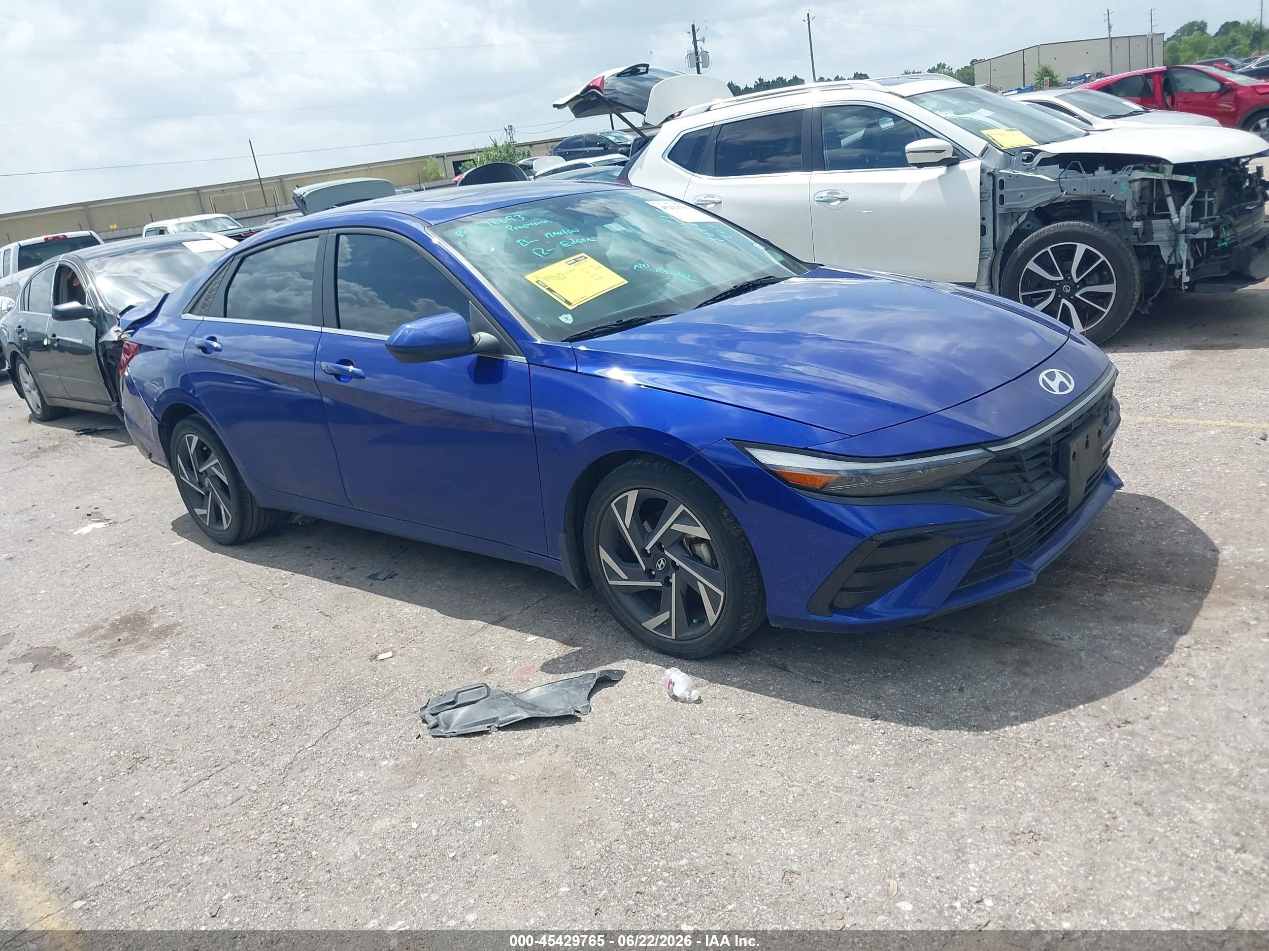 2025 Hyundai Elantra SEL Convenience, VIN KMHLS4DG2SU967027 — Rear end