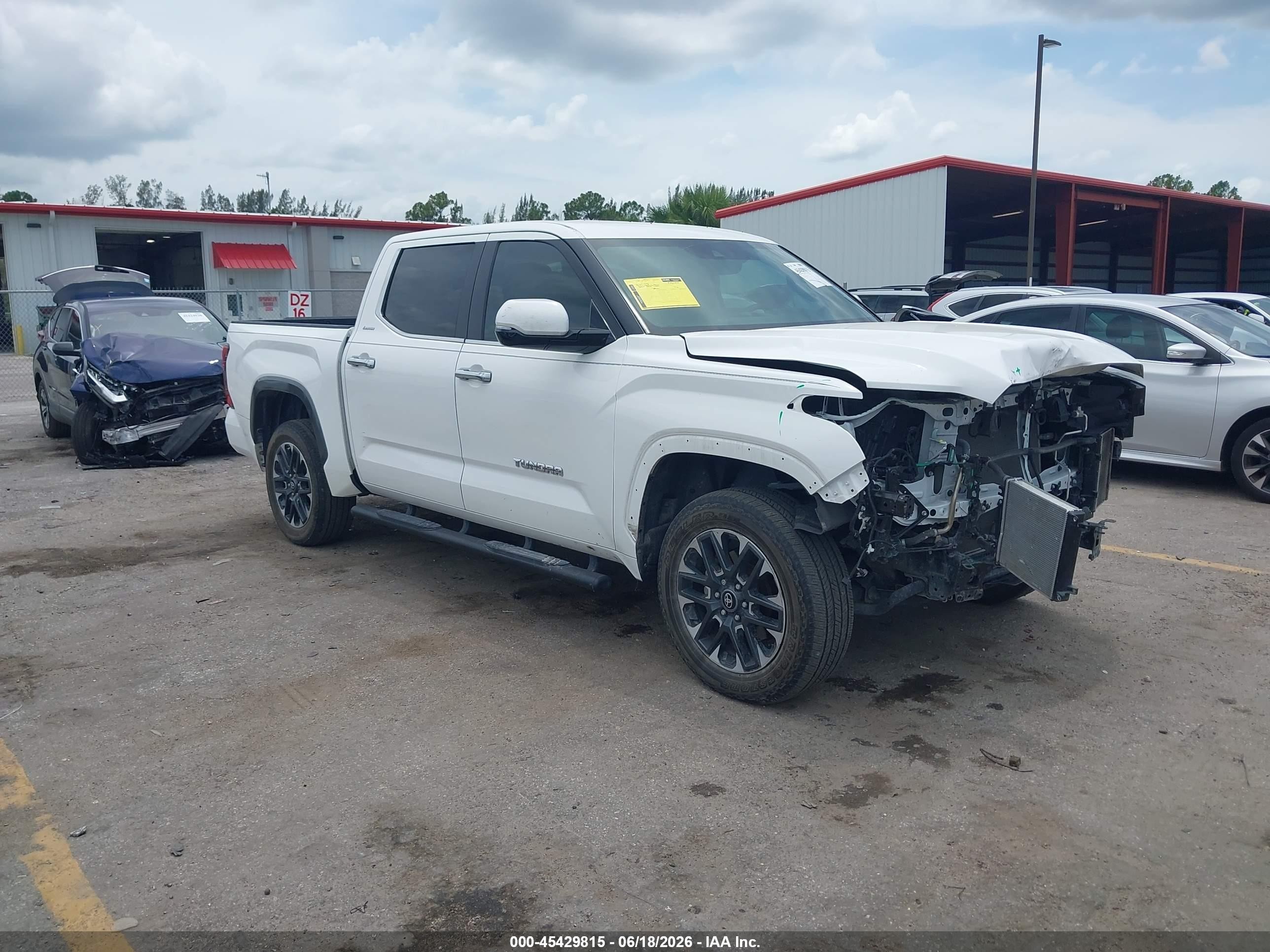 2025 Toyota Tundra Limited, VIN 5TFJA5DB7SX290581 — Front end