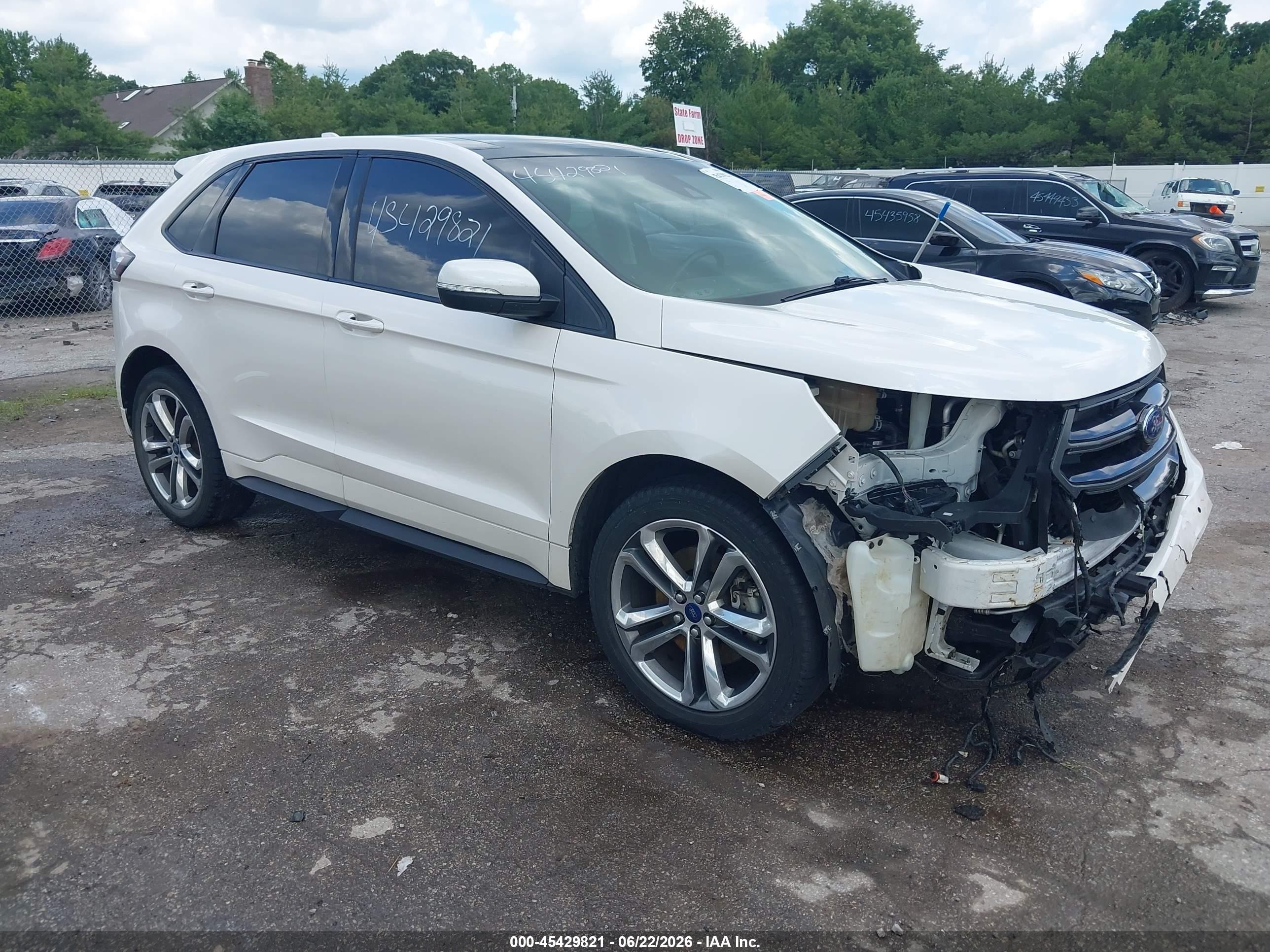 2017 Ford Edge Sport, VIN 2FMPK4AP7HBB16412 — Front end
