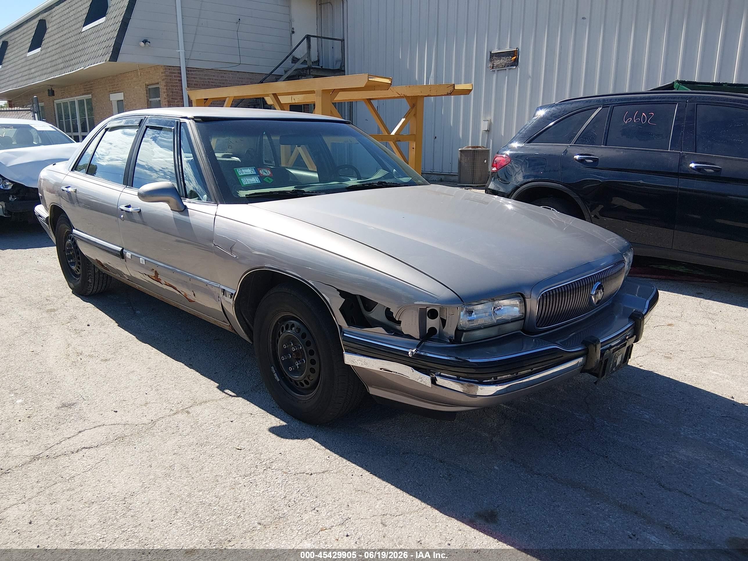 1995 Buick LeSabre Custom, VIN 1G4HP52L4SH504196 — Бок