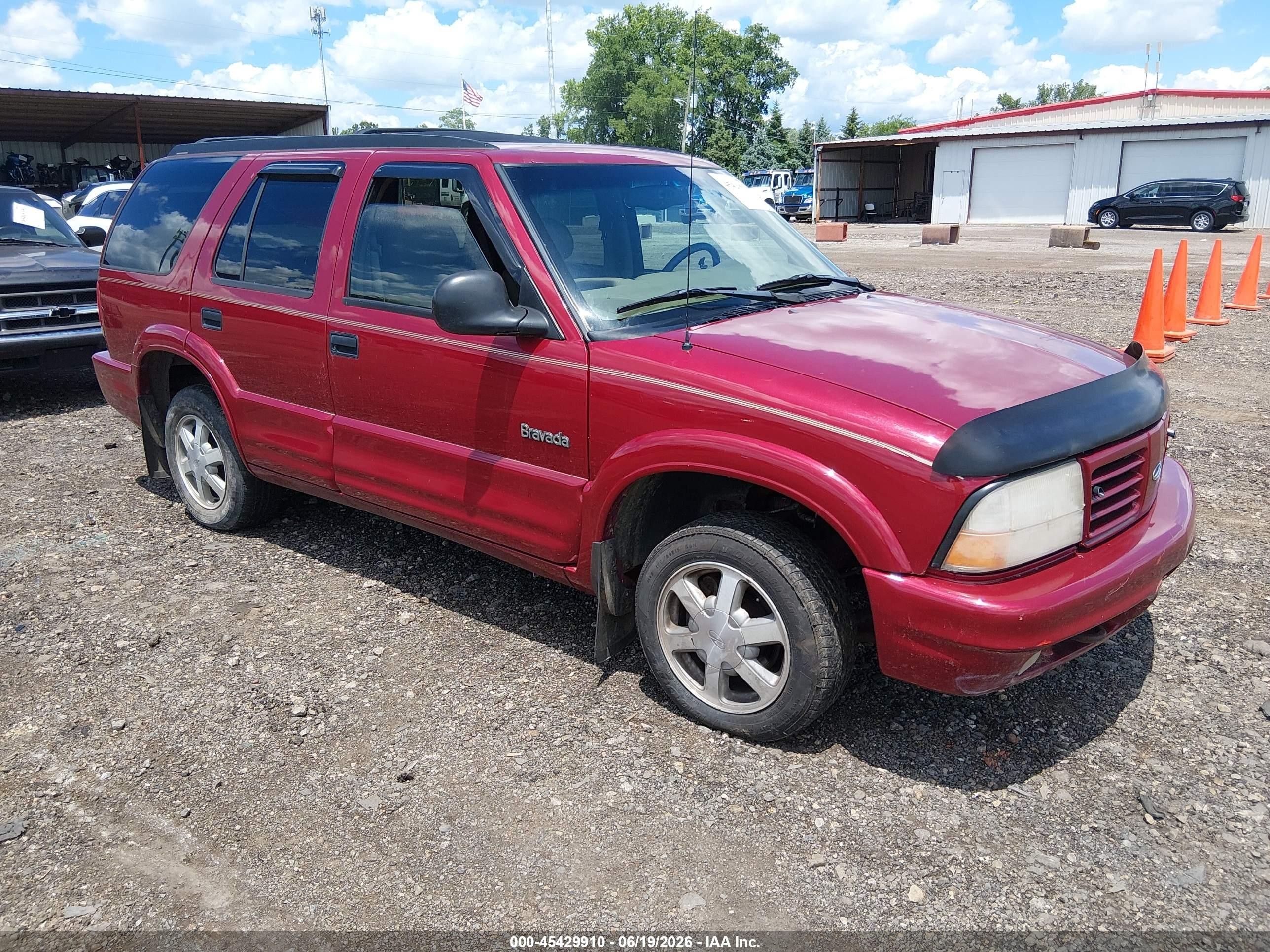 1998 Oldsmobile Bravada, VIN 1GHDT13W2W2712645 — Normal wear