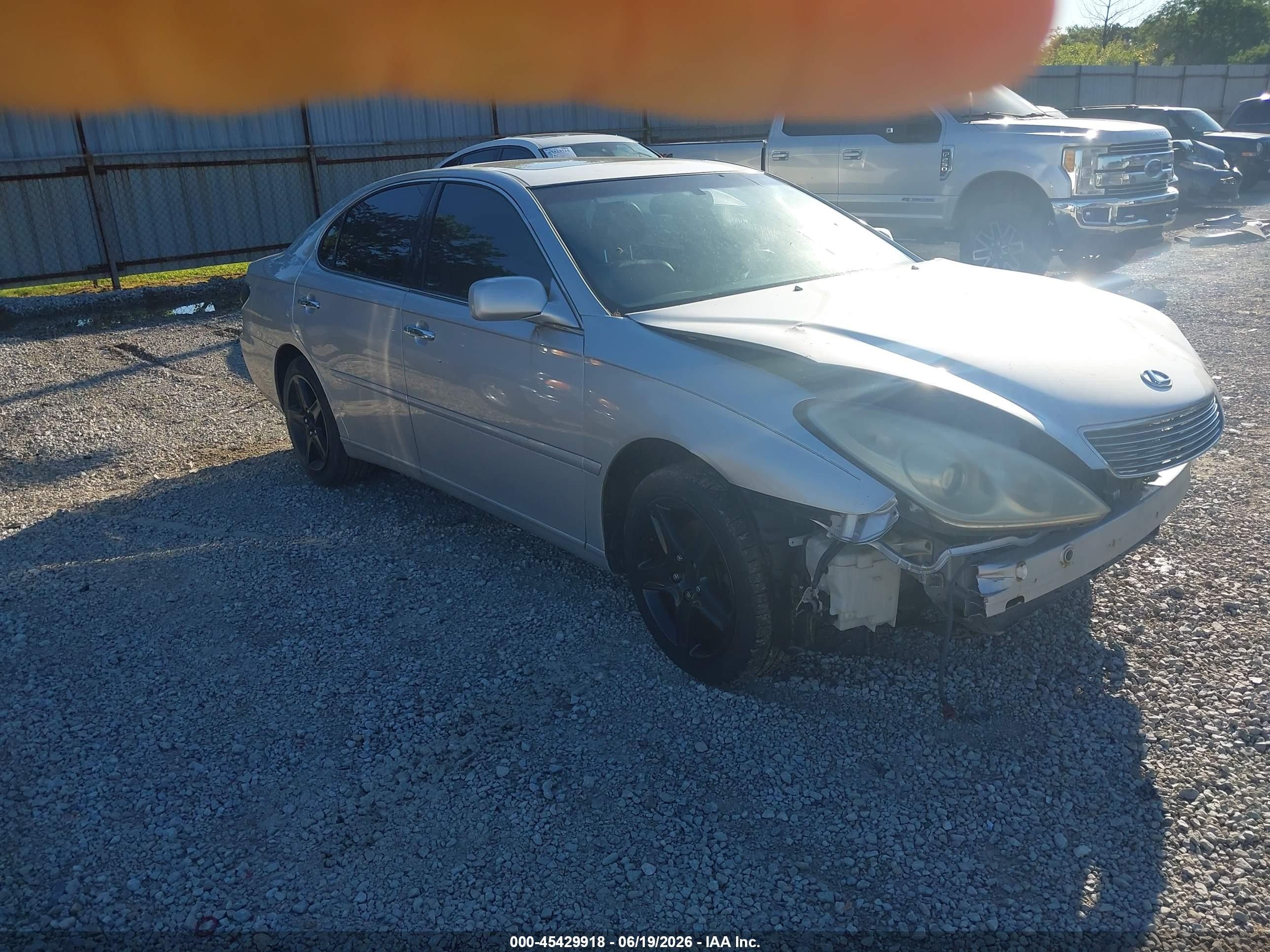 2005 Lexus ES 350, VIN JTHBA30G555101581 — Перед