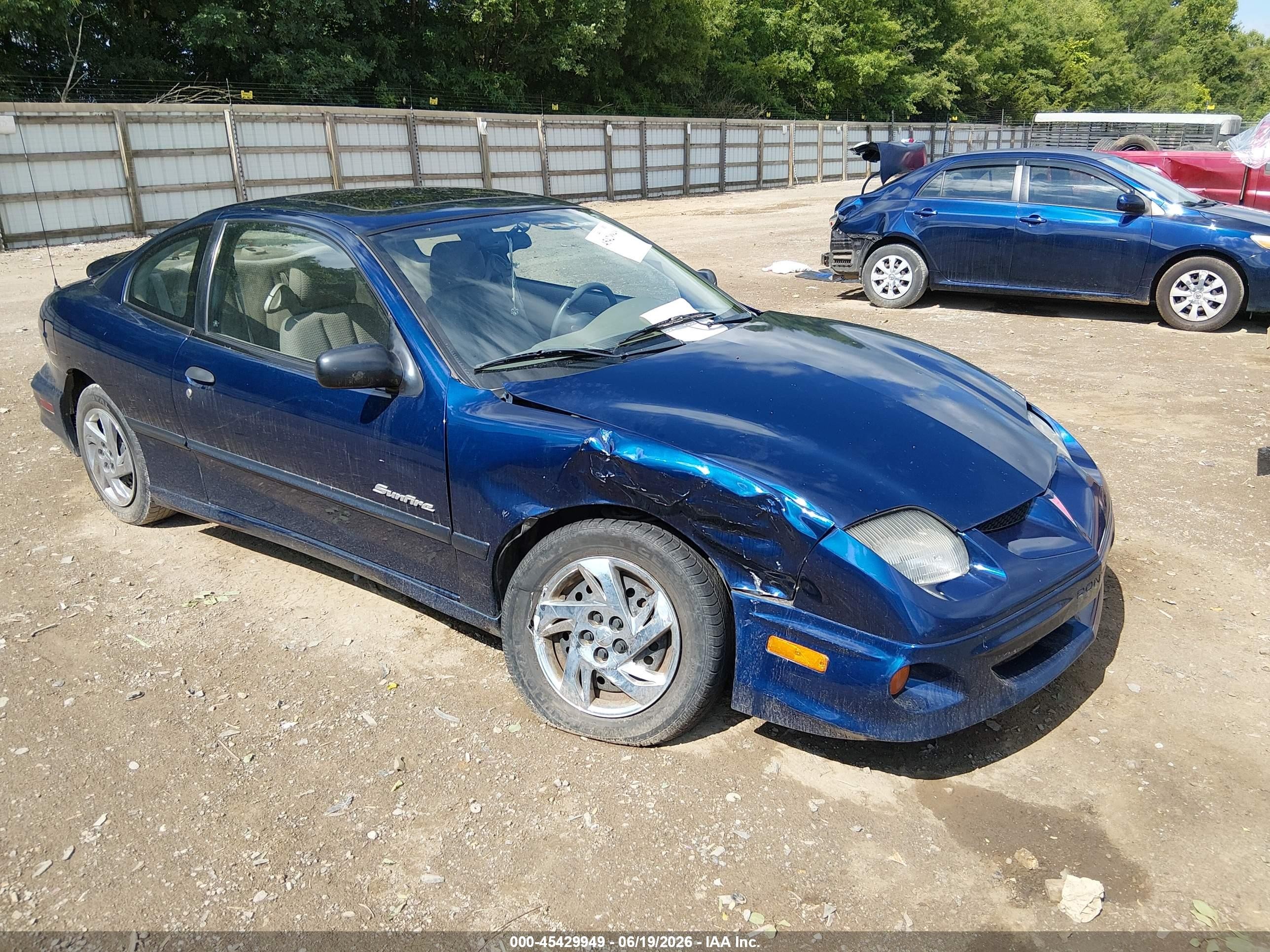 2000 Pontiac Sunfire SE, VIN 1G2JB1246Y7395068 — Перед
