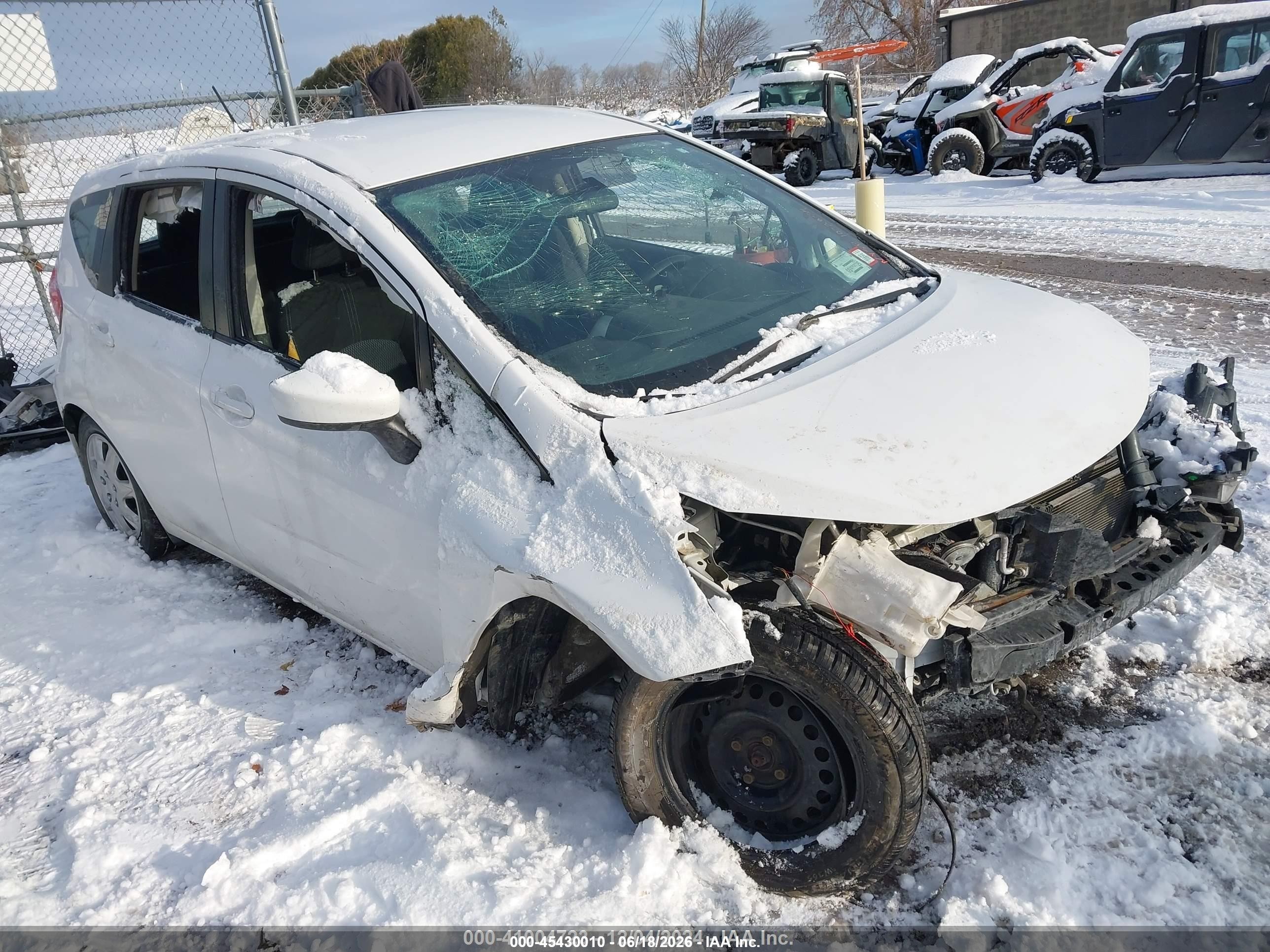 2017 Nissan Note S Plus, VIN 3N1CE2CP2HL379569 — Front end