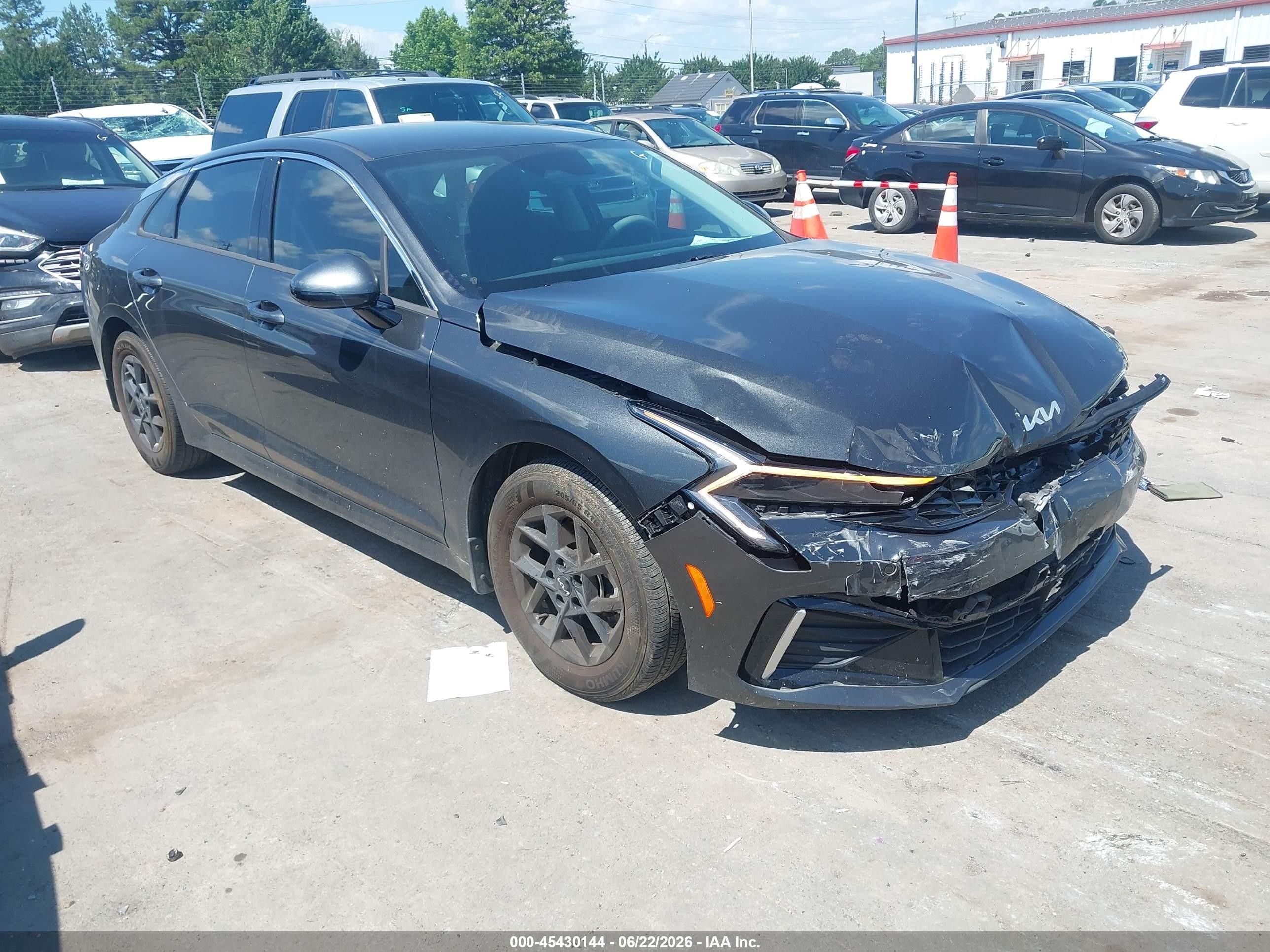 2025 Kia K5 LXS, VIN KNAG24J71S5271213 — Front end