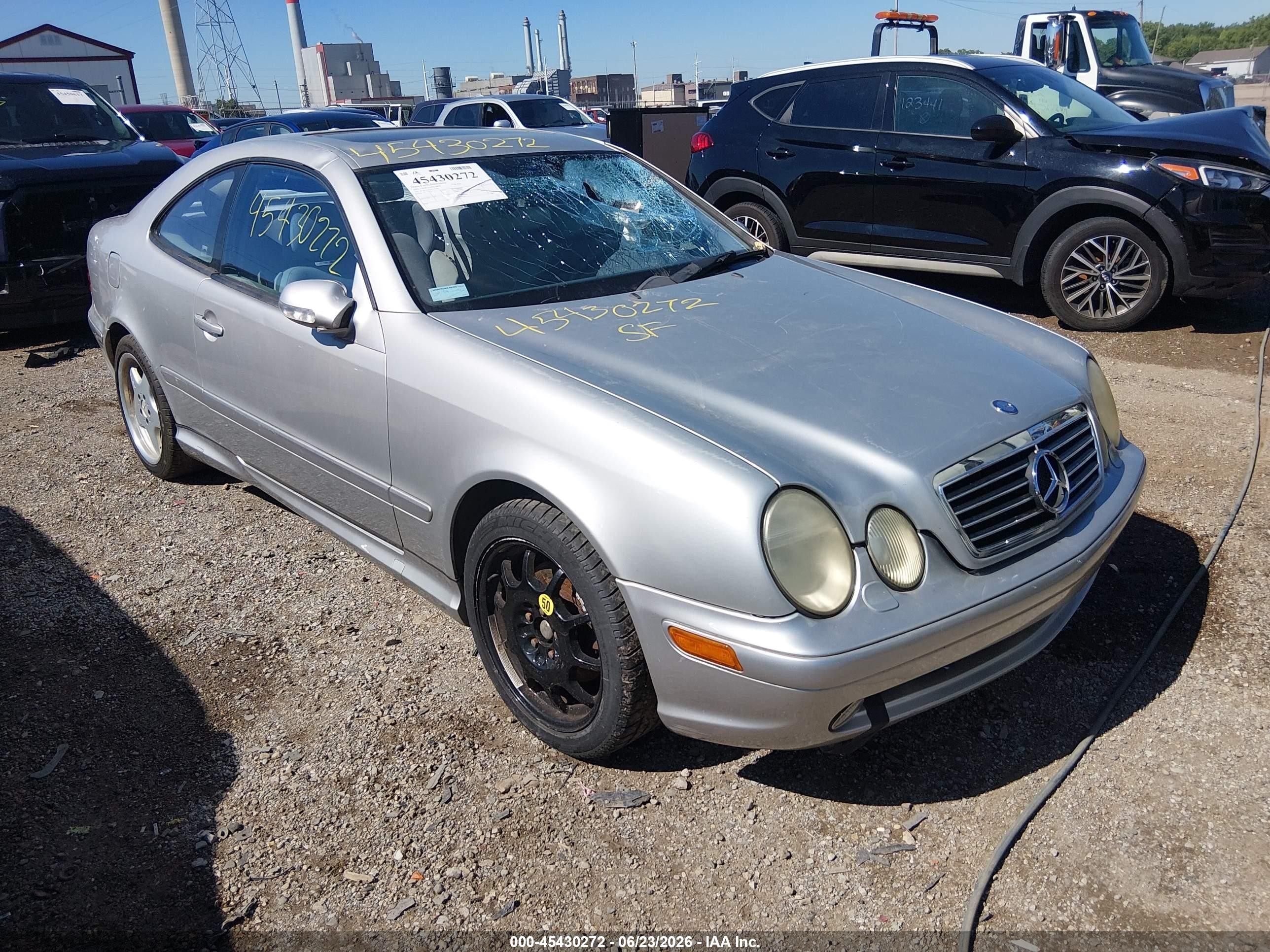 2000 Mercedes-Benz CLK 320/430, VIN WDBLJ70G2YF134788 — Storm