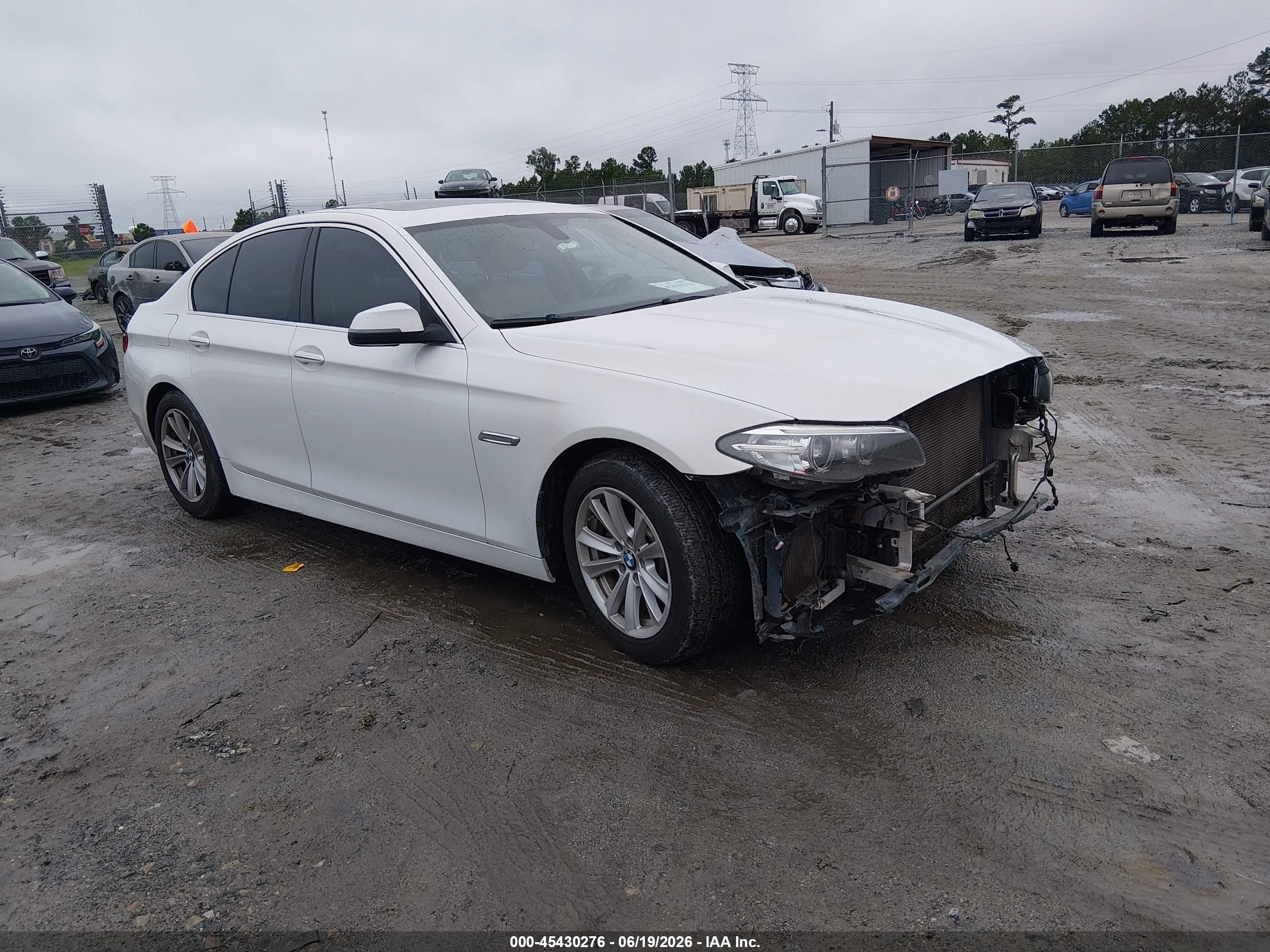 2015 BMW 5 Series 528i, VIN WBA5A5C50FD513920 — Front end