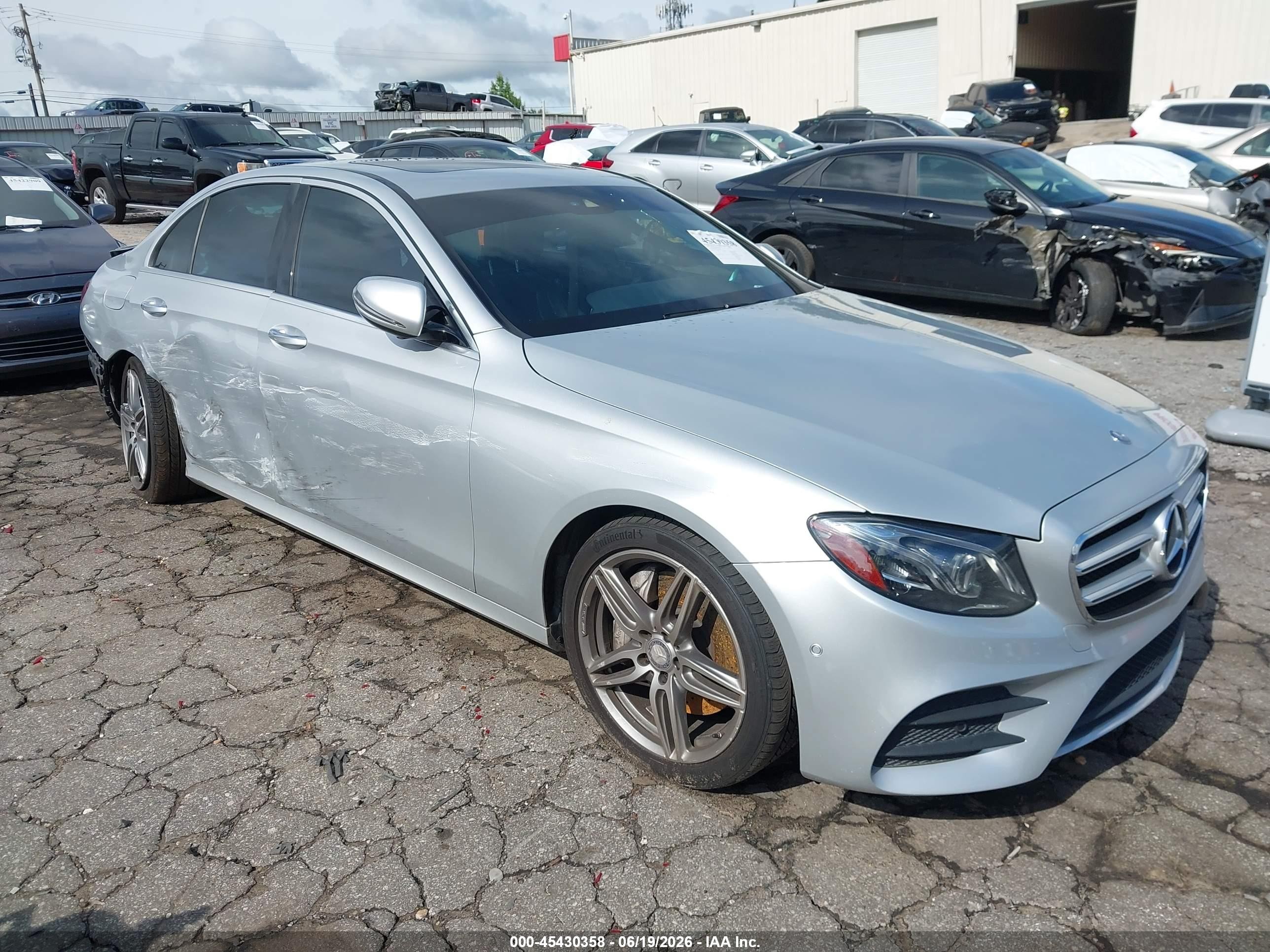 2017 Mercedes-Benz E 300 Luxury, VIN WDDZF4JB1HA058871 — All over