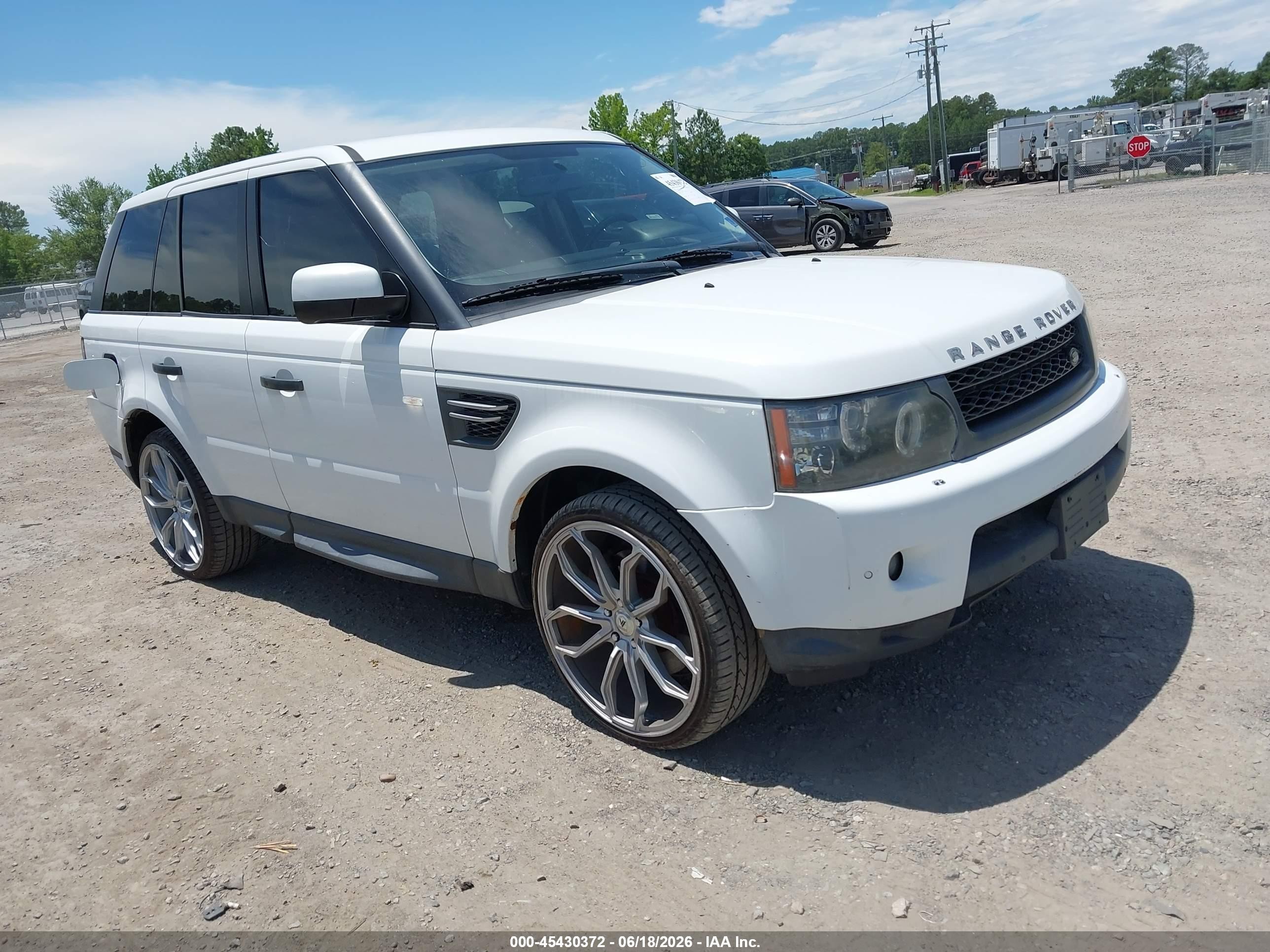 2011 Land Rover Range Rover Sport HSE, VIN SALSF2D49BA273198 — Rear end