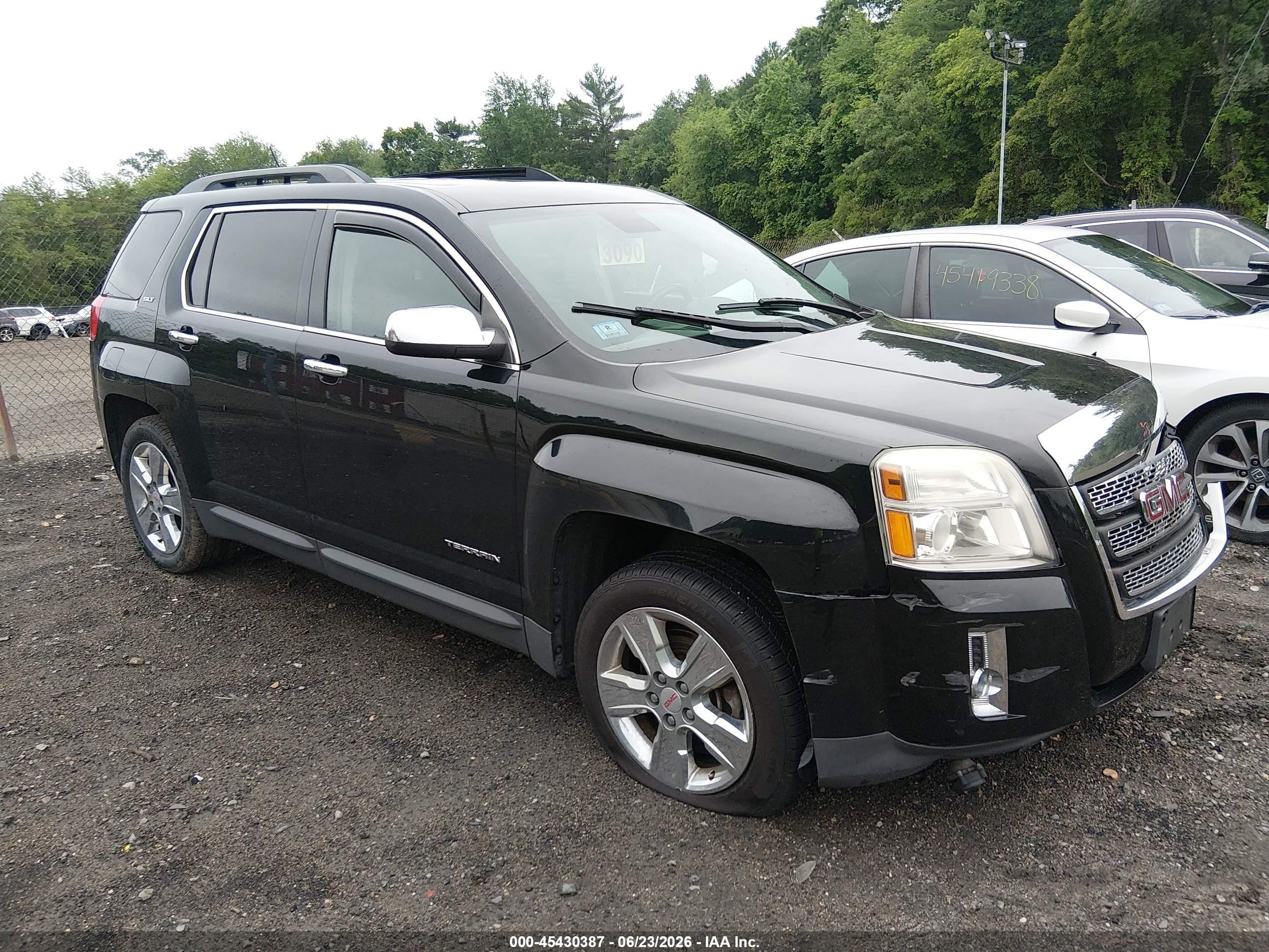 2015 GMC Terrain SLT, VIN 2GKFLXEK0F6215063 — Перед