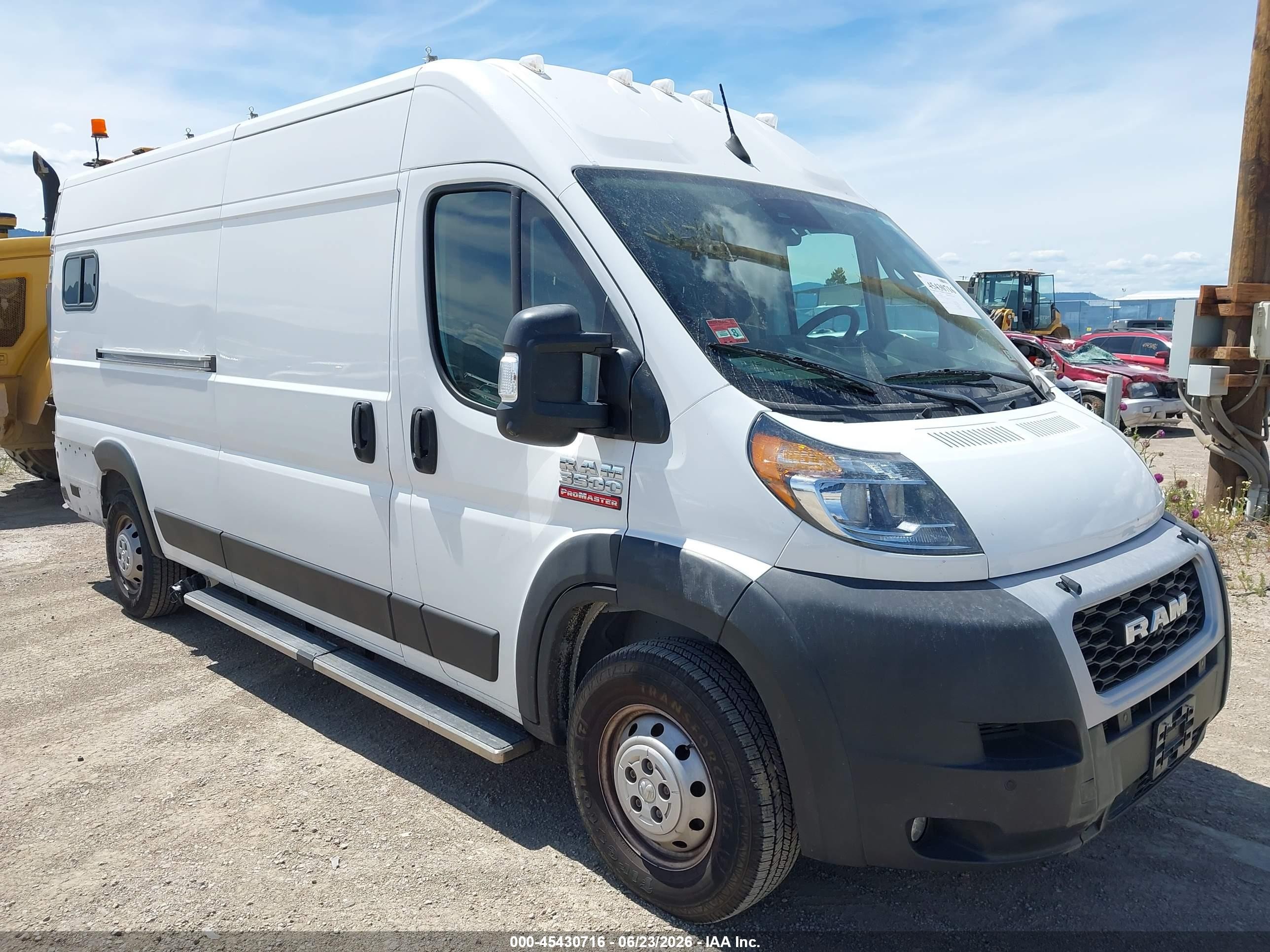 2022 Ram ProMaster Cargo, VIN 3C6MRVJG7NE111781 — Rear end