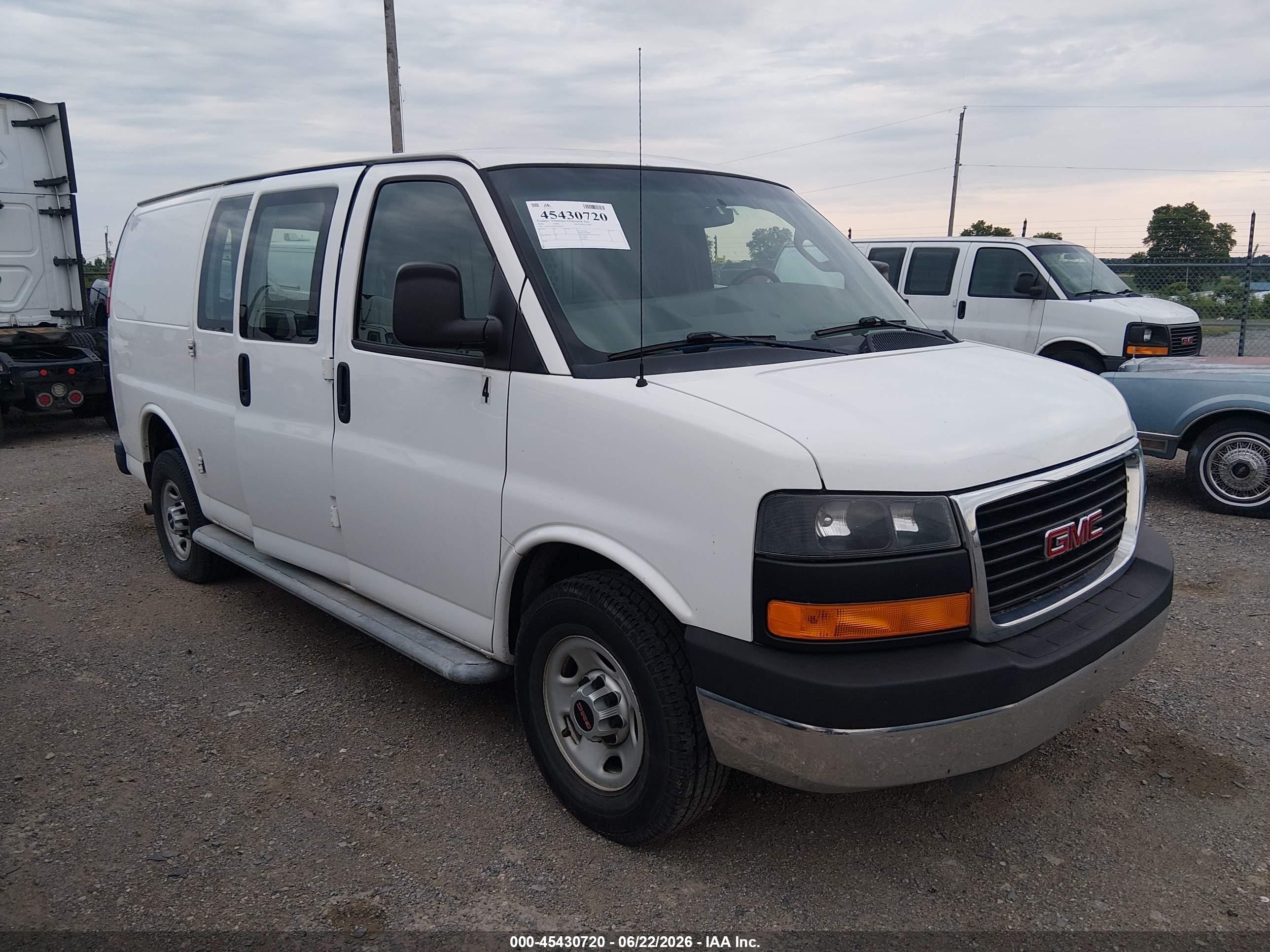 2016 GMC Savana Cargo, VIN 1GTW7AFF0G1904877 — Side