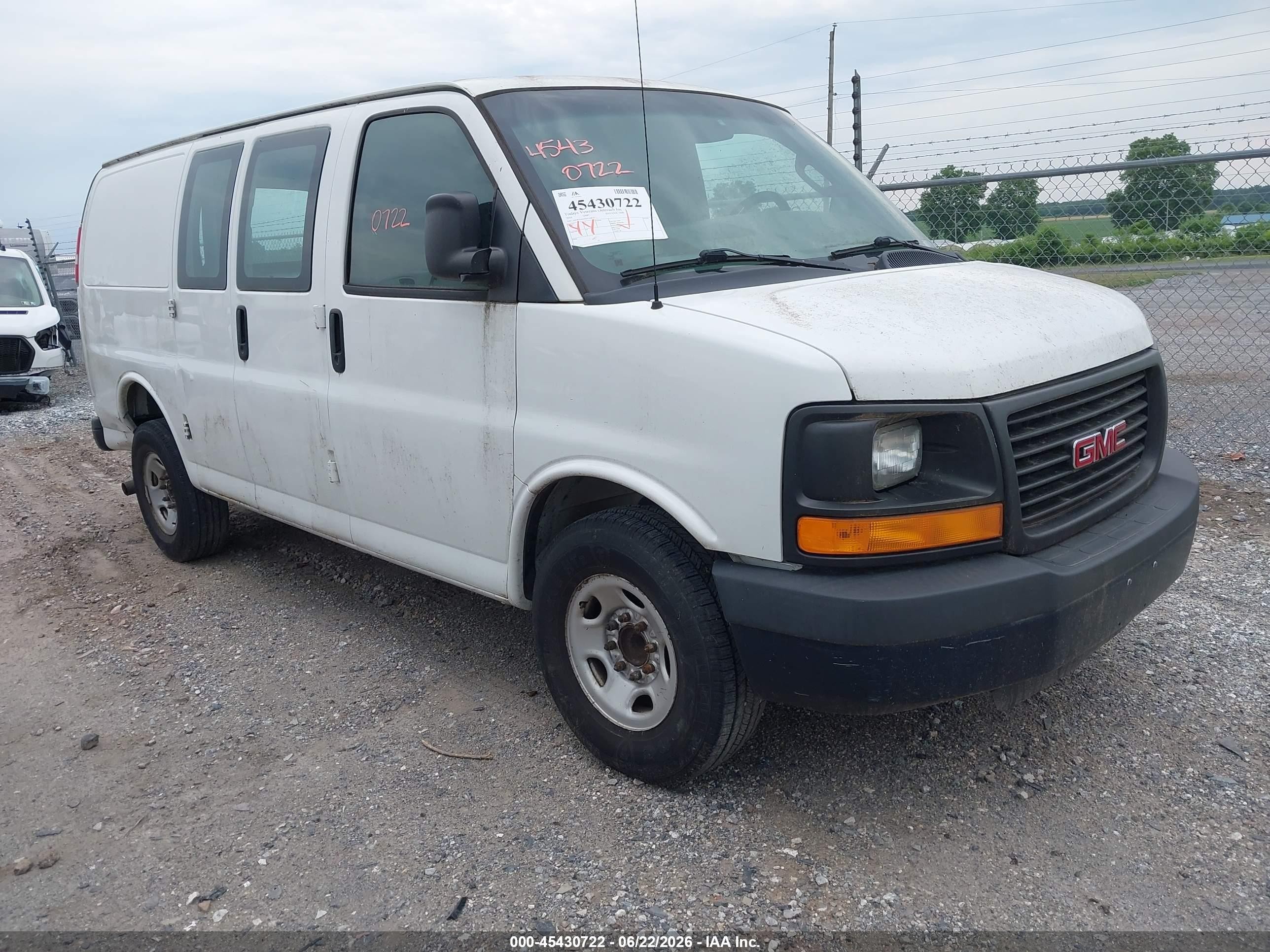 2016 GMC Savana Cargo, VIN 1GTW7AFG3G1120816 — Normal wear