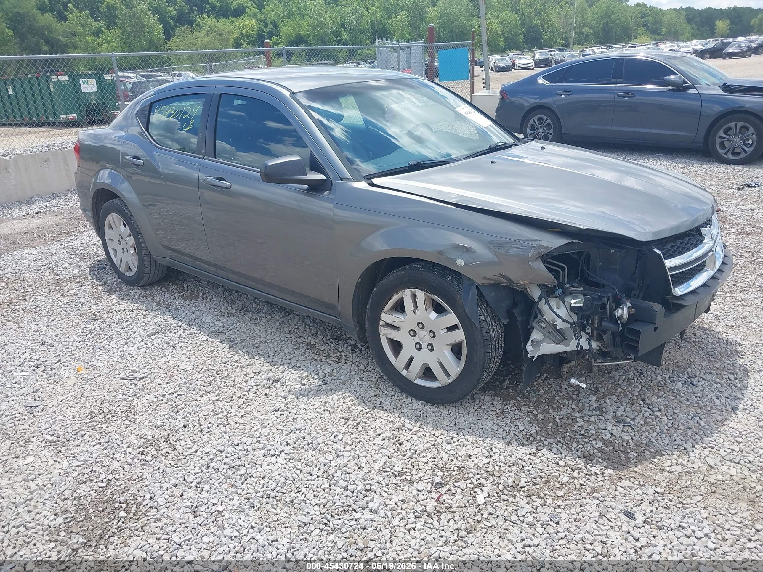 2013 Dodge Avenger SE, VIN 1C3CDZAB3DN690393 — Front end