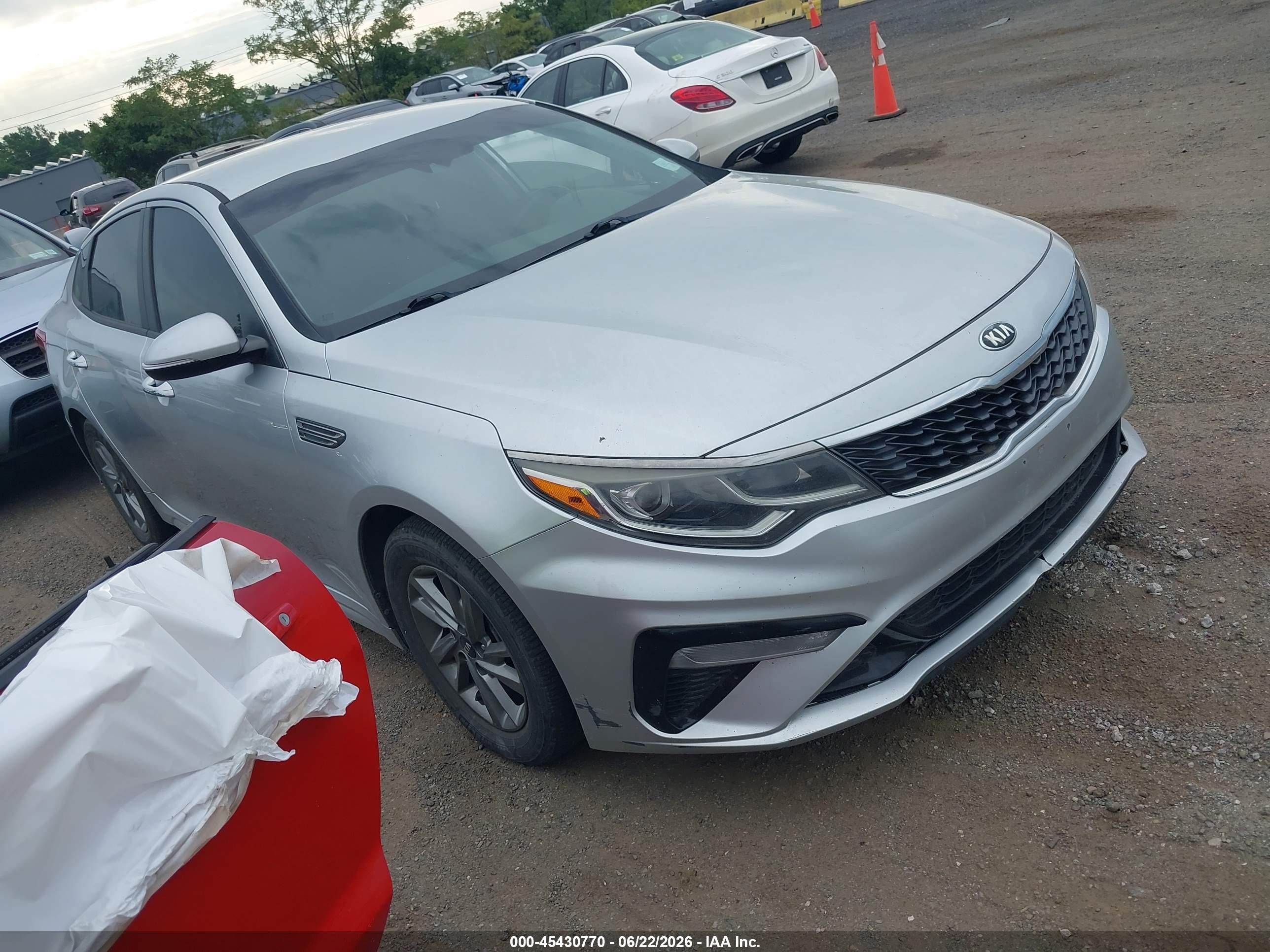 2019 Kia Optima LX, VIN 5XXGT4L38KG297233 — Normal wear