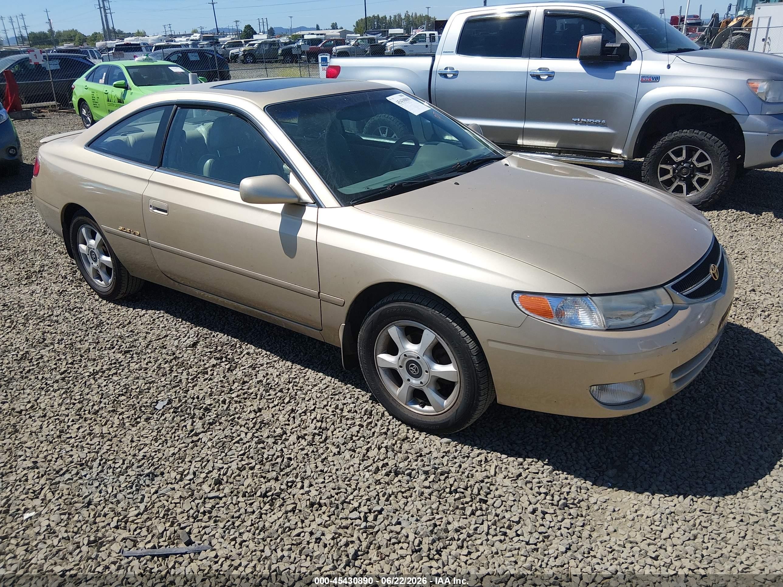 2000 Toyota Solara SLE, VIN 2T1CF28P5YC350301 — Normal wear