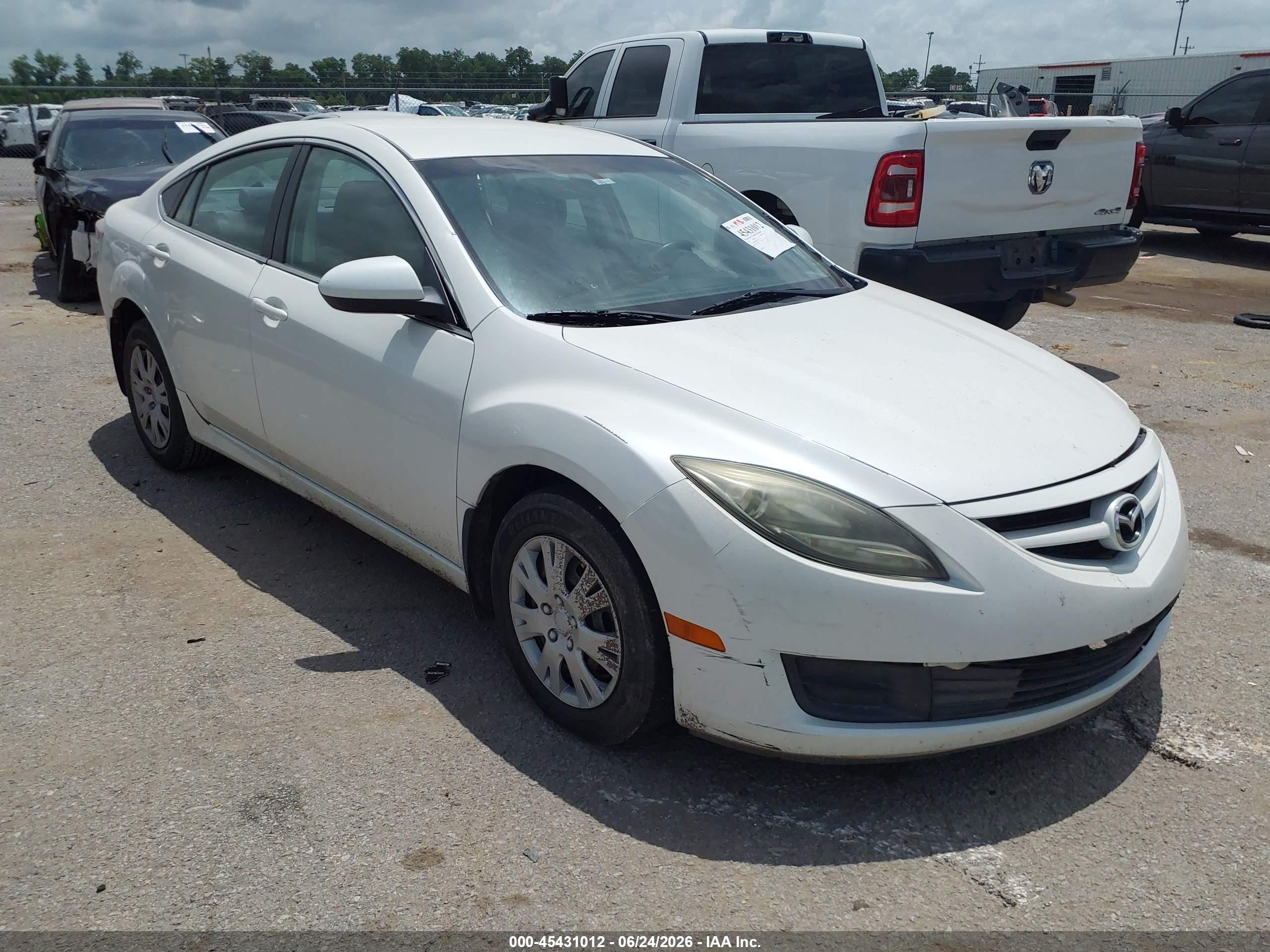 2011 Mazda 6 i Sport, VIN 1YVHZ8BH2B5M27495 — Front end