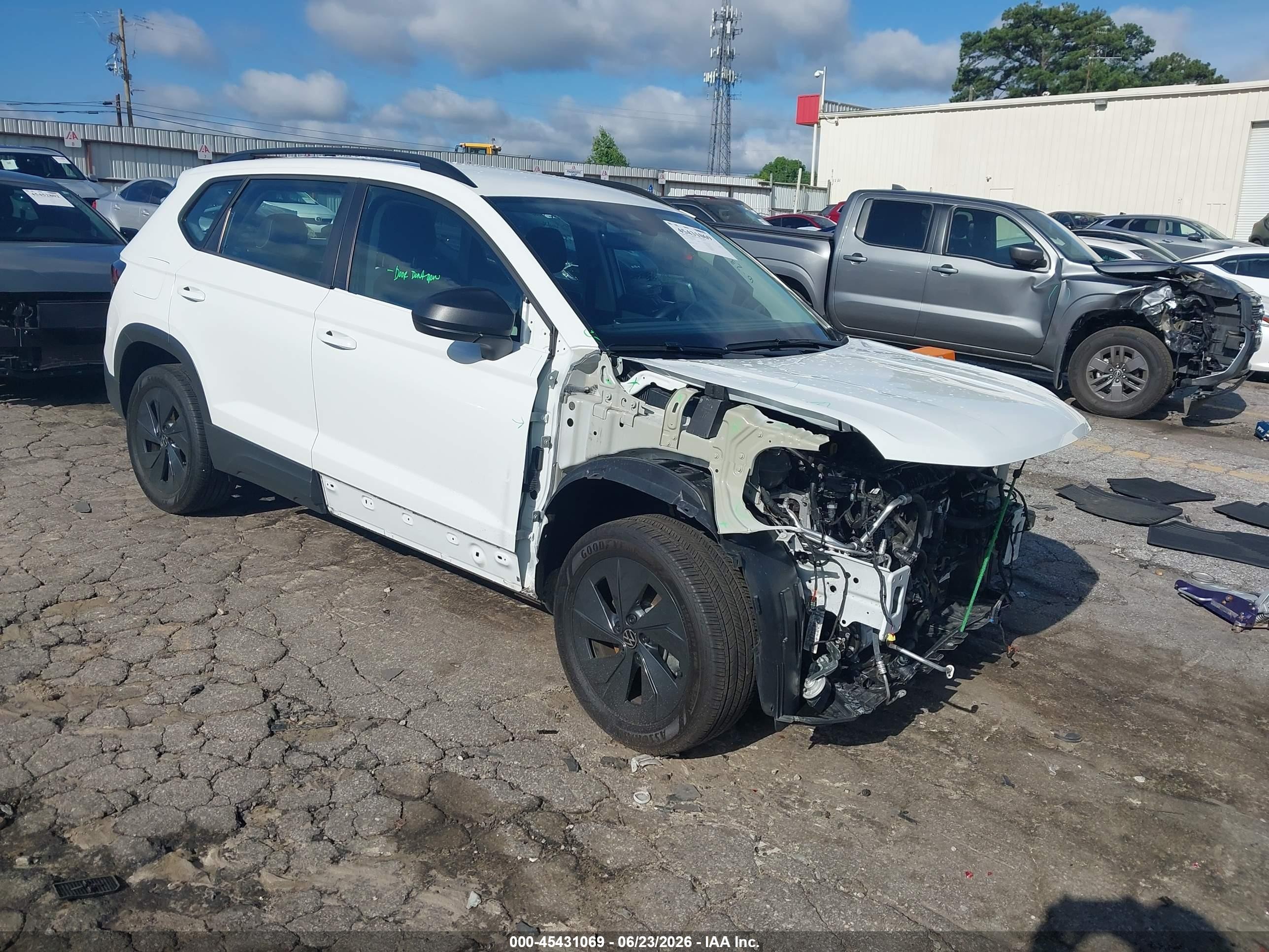 2025 Volkswagen Taos S, VIN 3VV5C7B29SM048442 — Front end