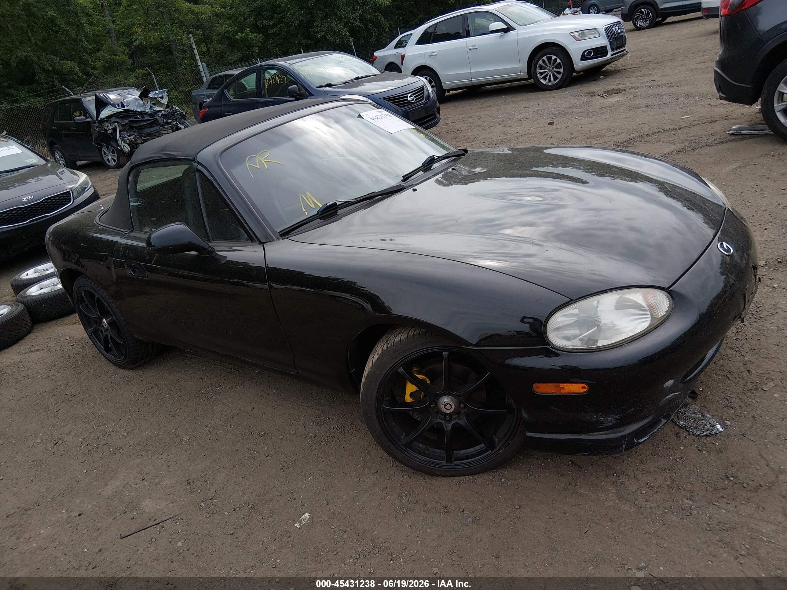 1999 Mazda MX-5 Miata, VIN JM1NB3533X0106442 — Normal wear
