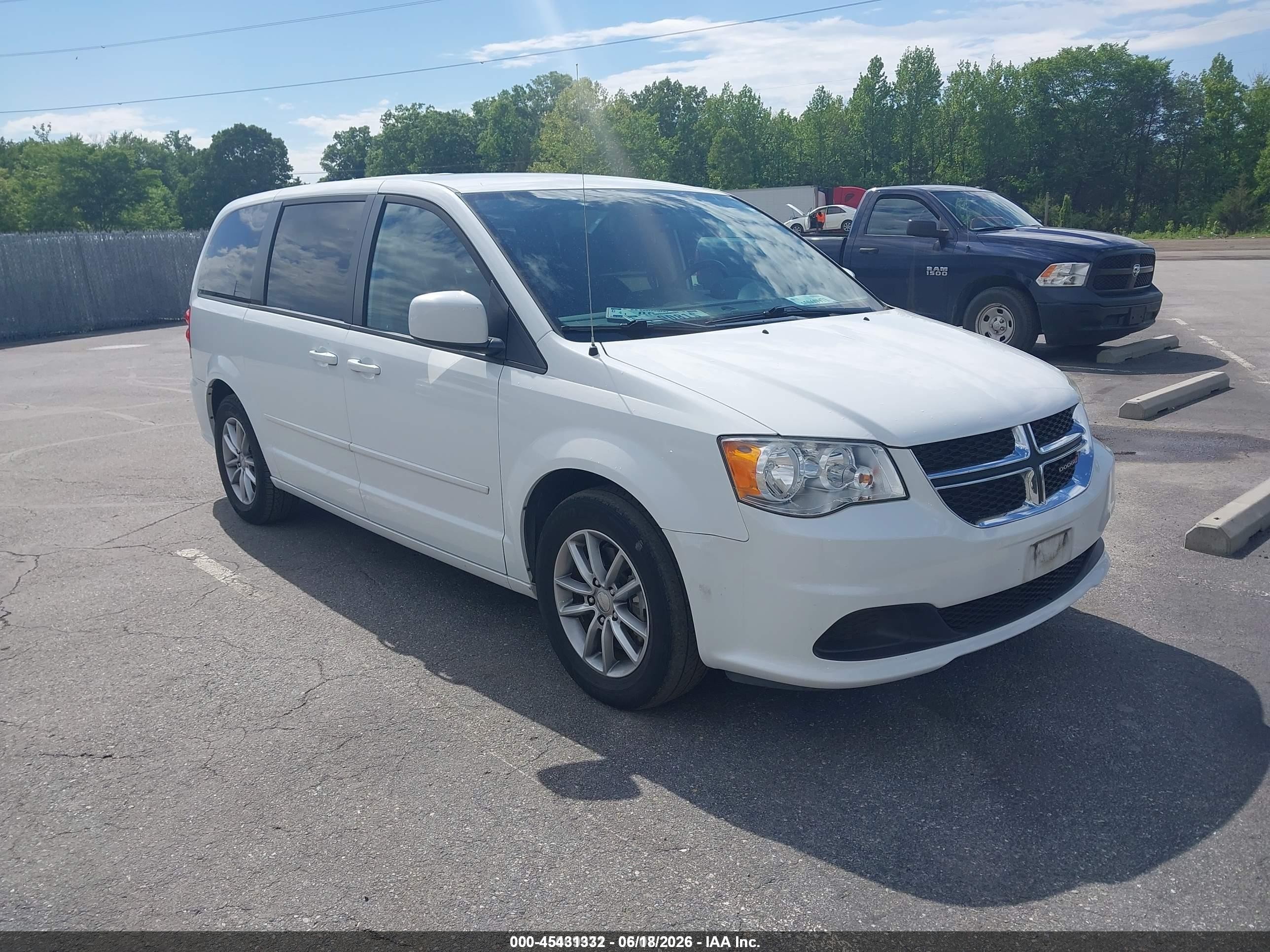 2016 Dodge Grand Caravan SE, VIN 2C4RDGBG9GR352167 — Обычный износ