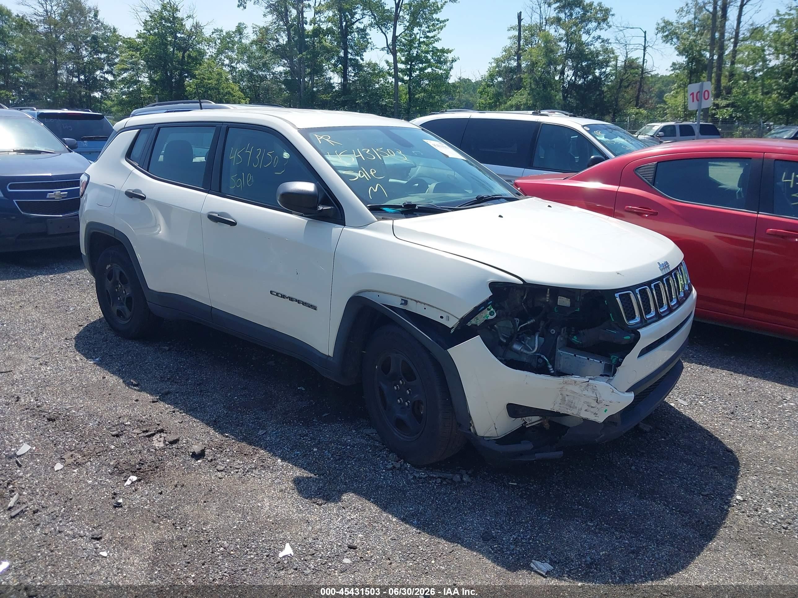 2018 Jeep Compass Sport, VIN 3C4NJCAB4JT151772 — Front end