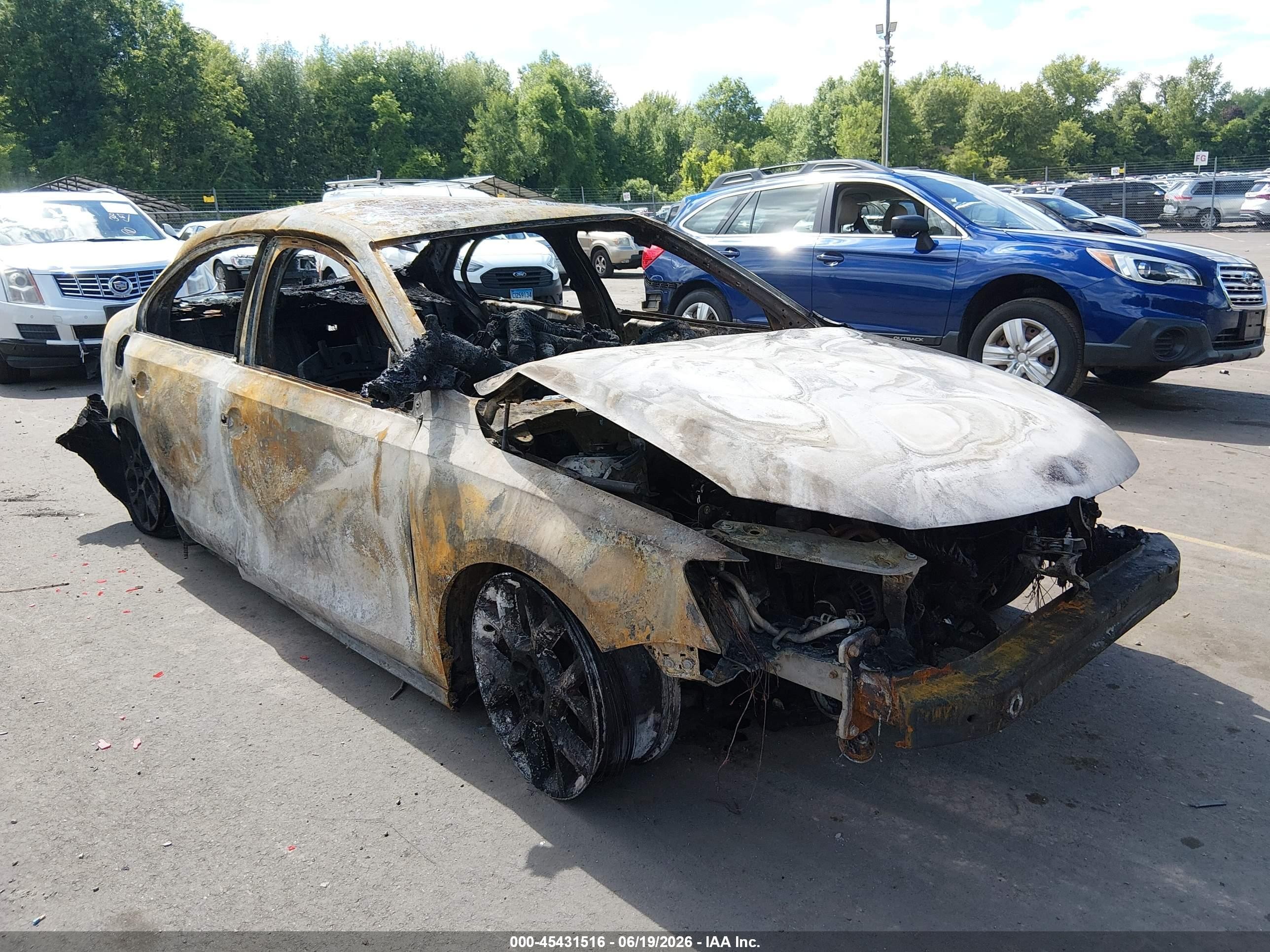2012 Volkswagen Jetta Autobahn, VIN 3VW567AJ4CM451533 — Пожар
