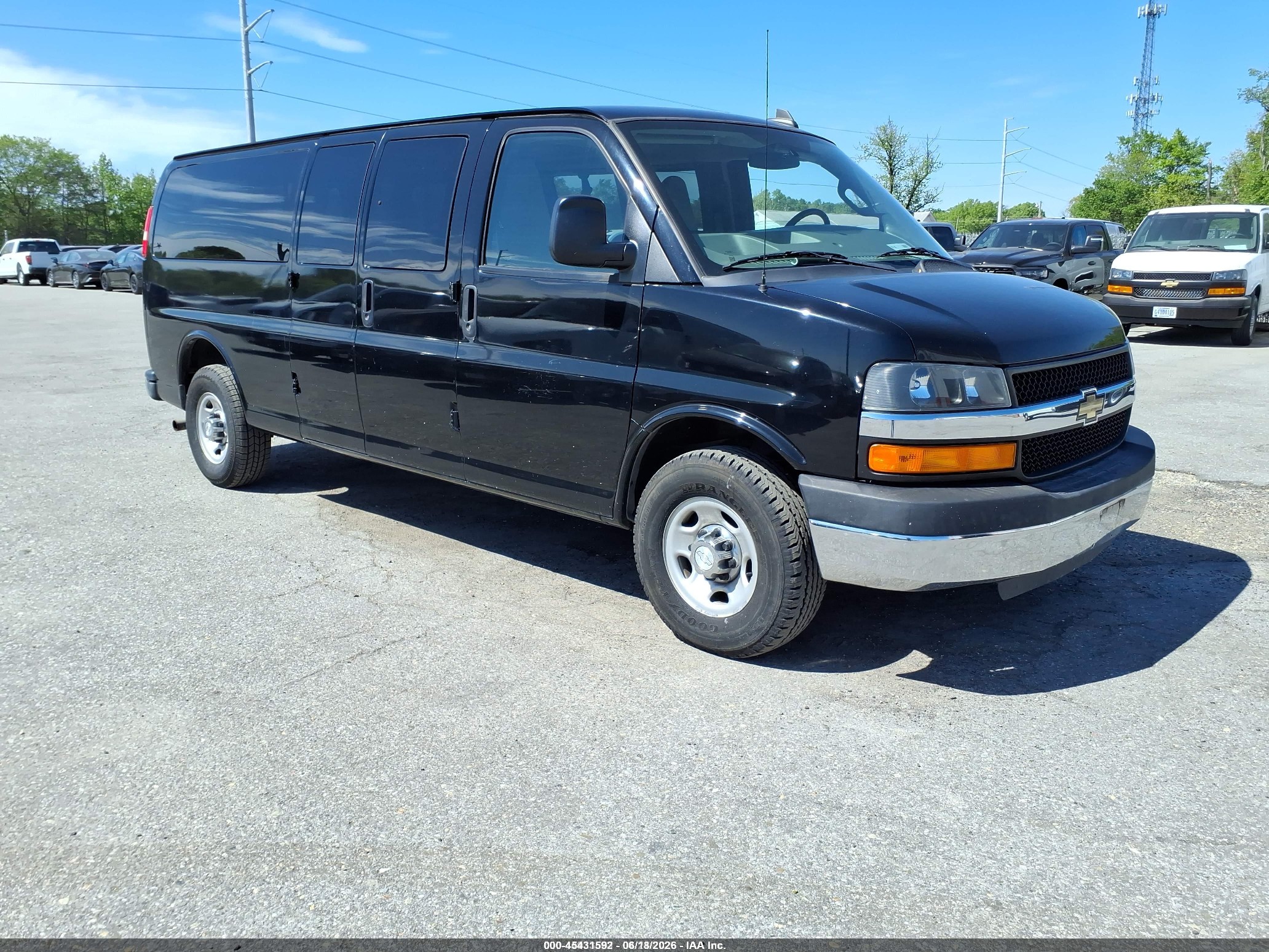 2016 Chevrolet Express Passenger LT, VIN 1GAZGPFG5G1313851 — Normal wear