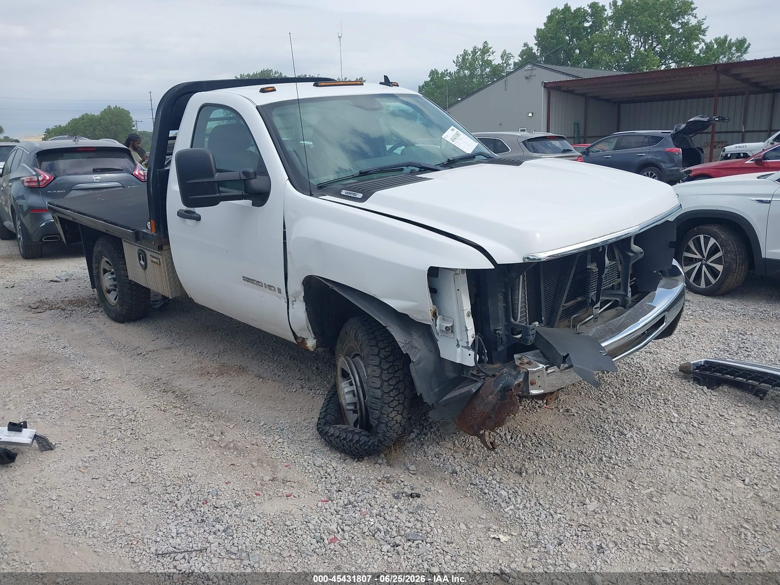 2007 Chevrolet Silverado 3500, VIN 1GBHK34K67E560231 — Front end