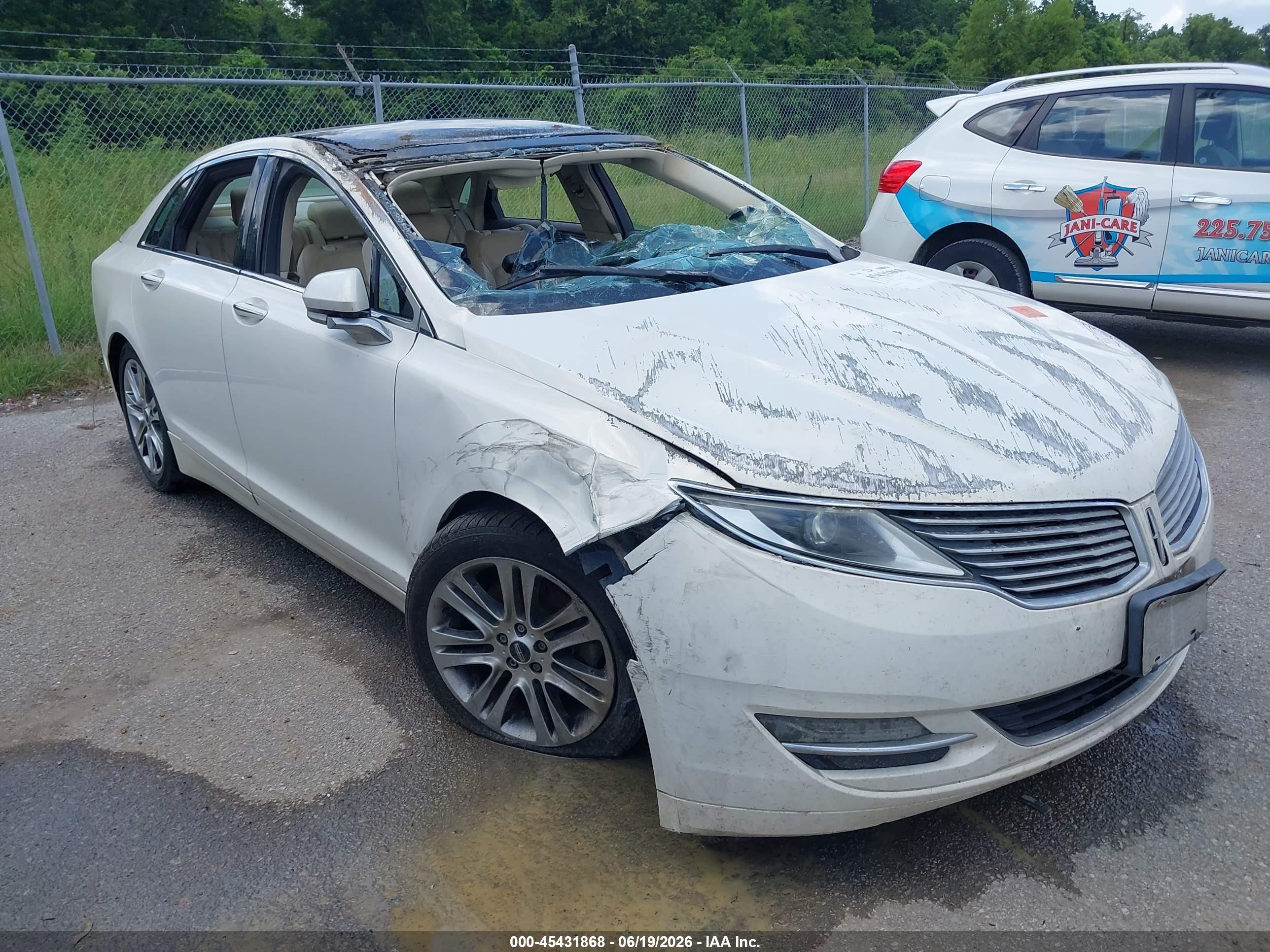 2013 Lincoln MKZ, VIN 3LN6L2G90DR804401 — Rollover