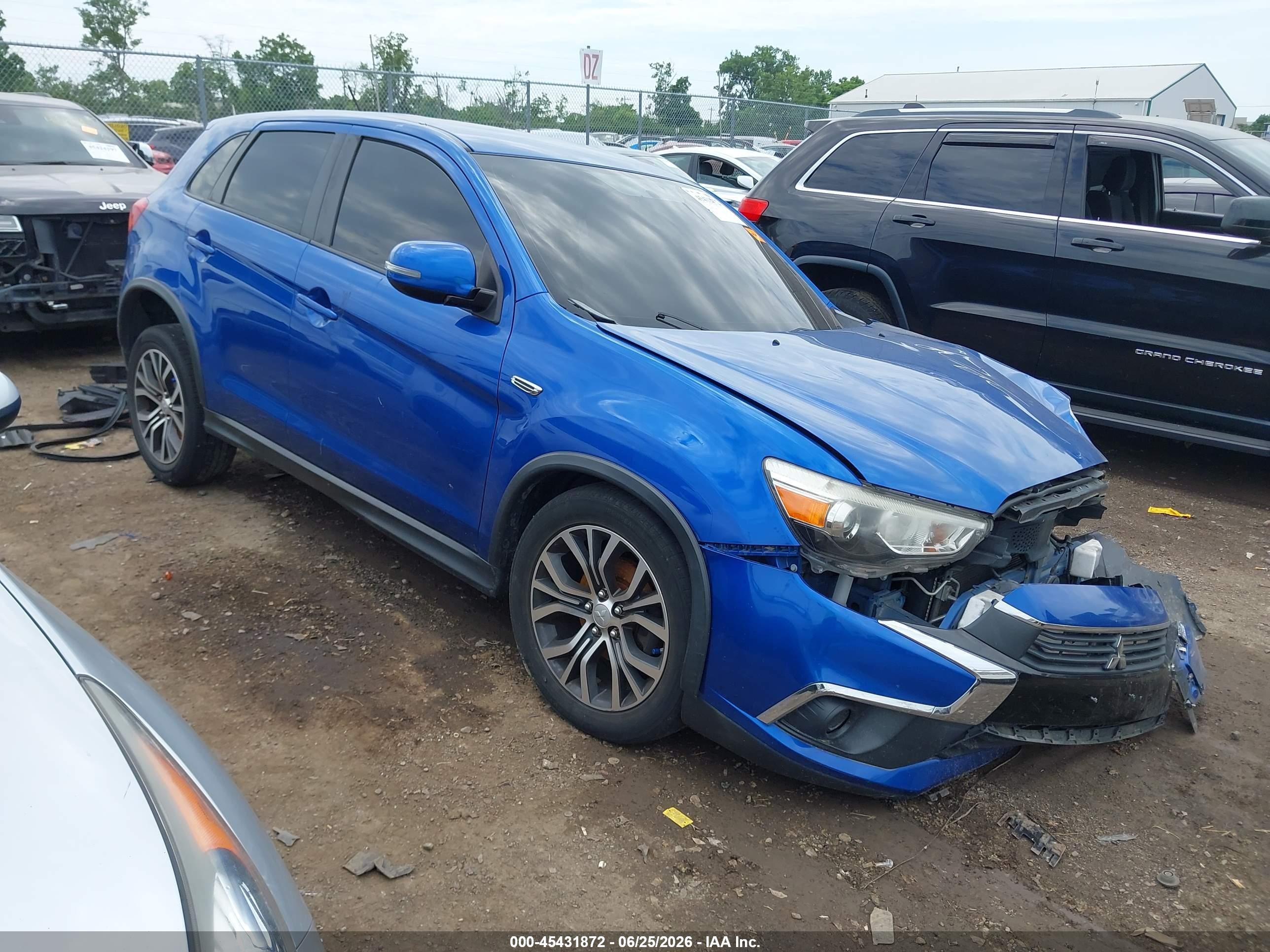 2016 Mitsubishi Outlander ES, VIN JA4AR3AU7GZ050214 — Front end