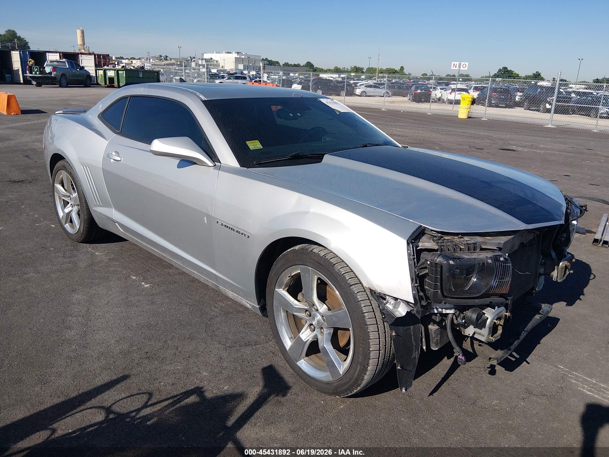 2010 Chevrolet Camaro 2LT, VIN 2G1FC1EV9A9211564 — Front end
