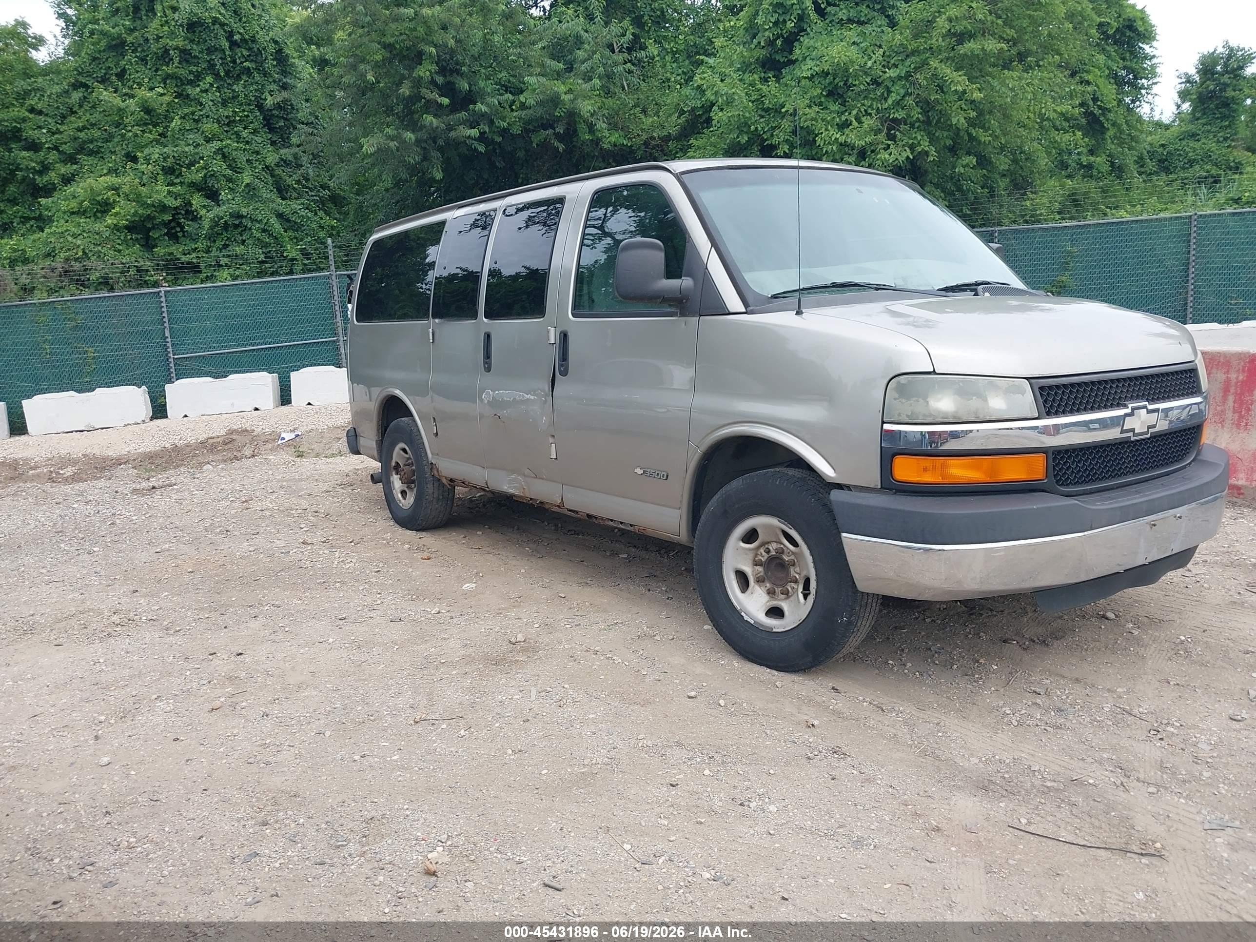 2003 Chevrolet Express Passenger, VIN 1GAHG35U731229875 — Обычный износ