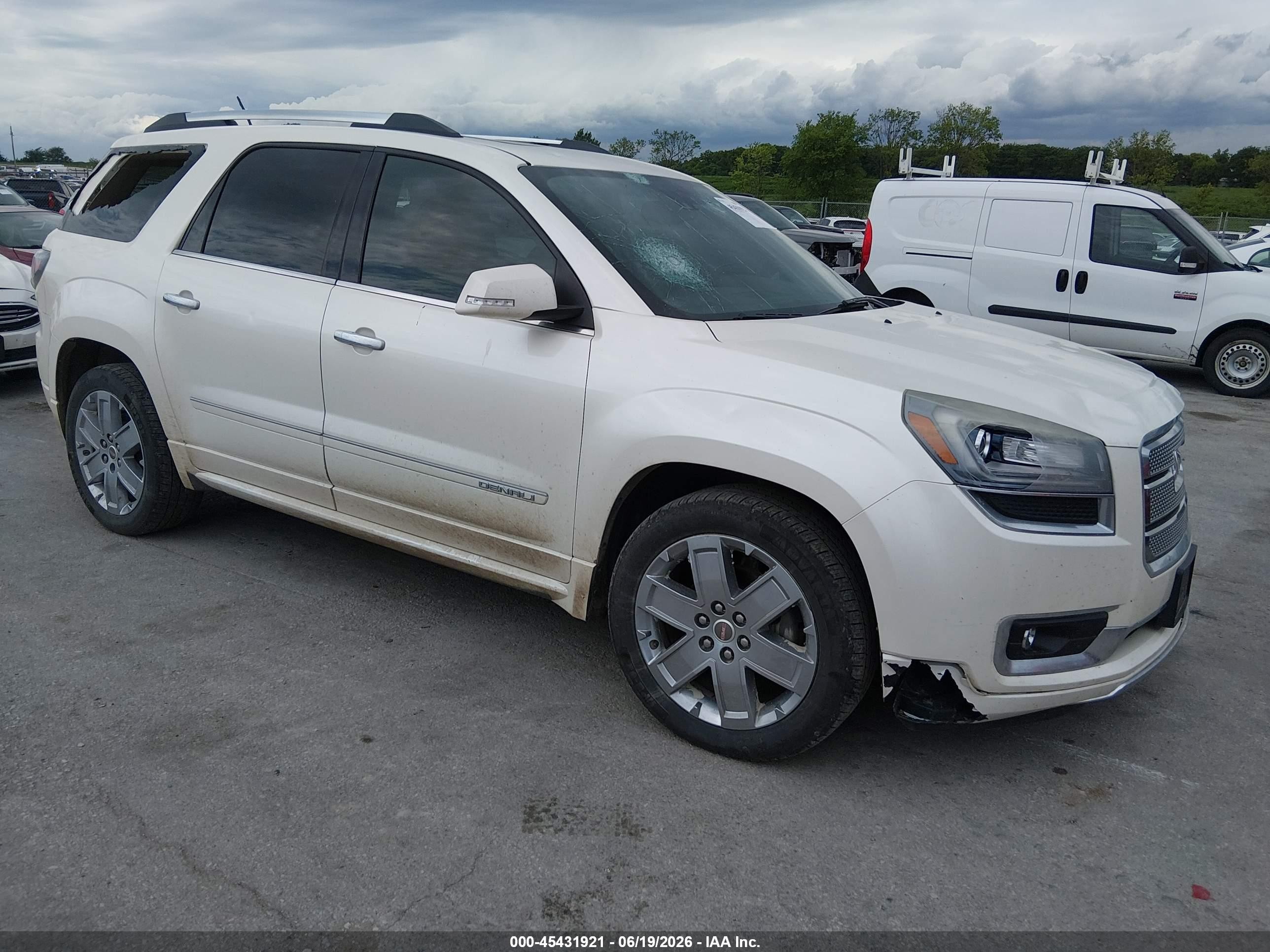 2014 GMC Acadia Denali, VIN 1GKKVTKD6EJ324104 — Град