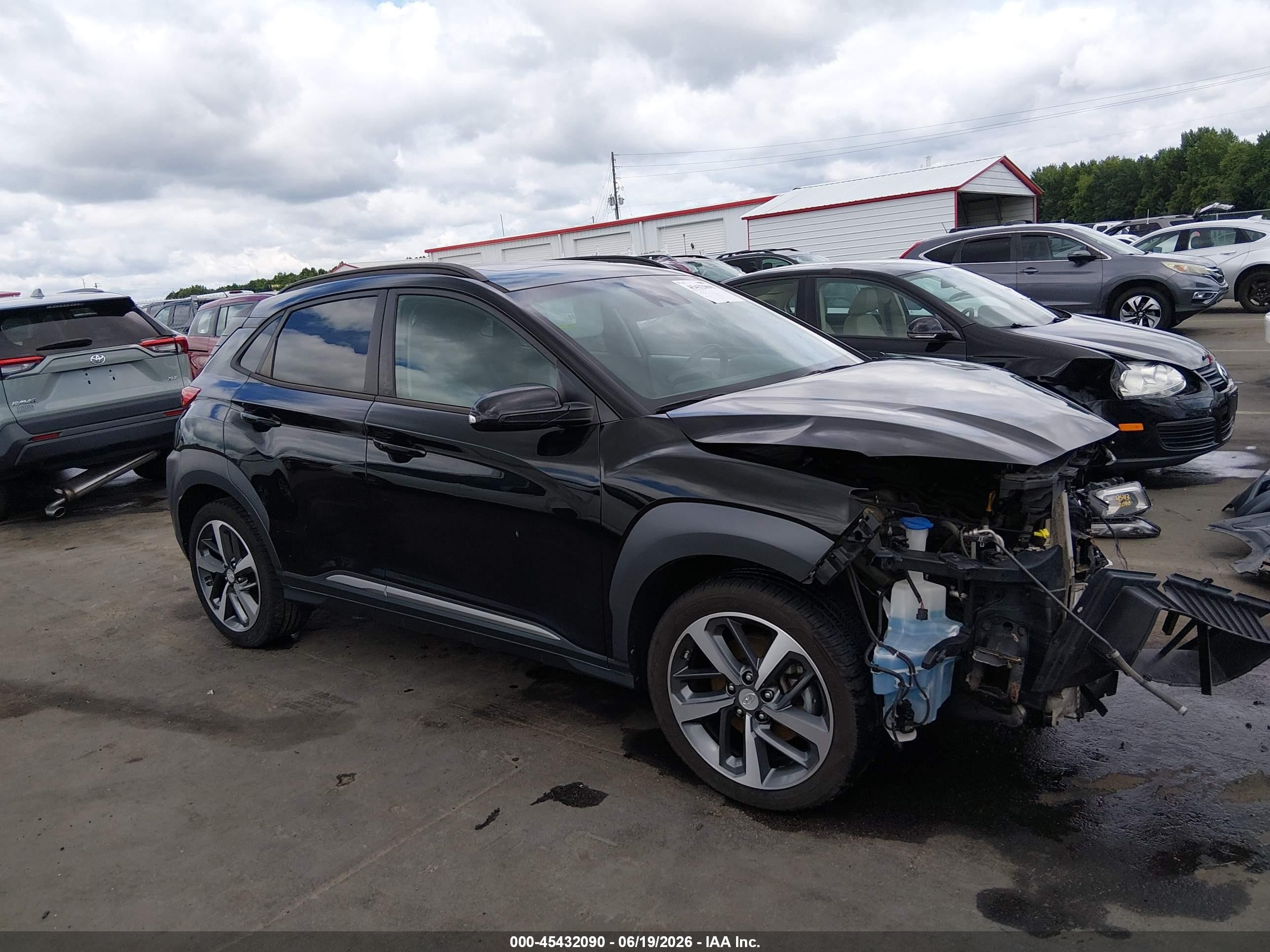 2019 Hyundai Kona Limited, VIN KM8K33A51KU344438 — Front end