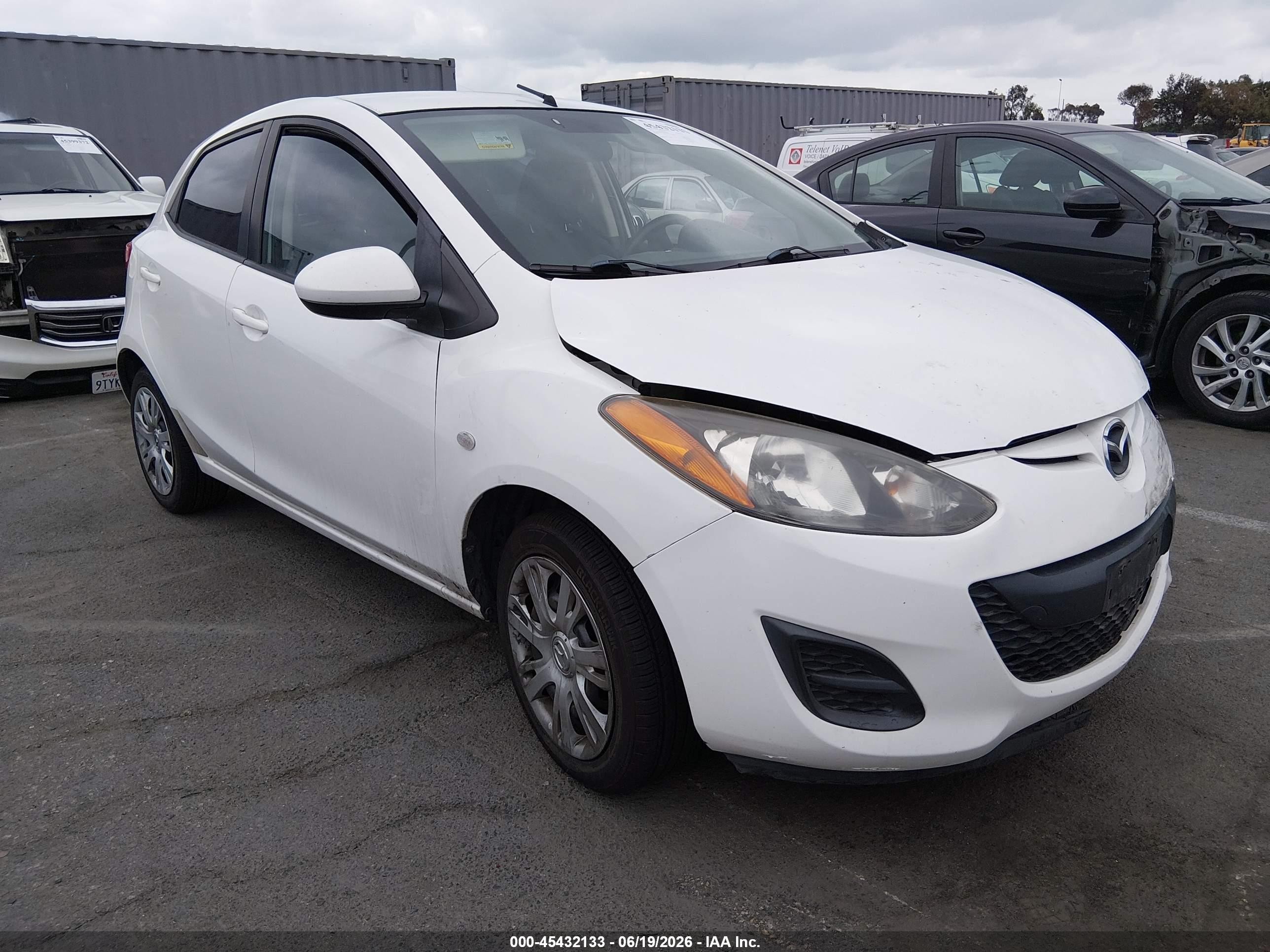 2014 Mazda 2 Sport, VIN JM1DE1KZ3E0178853 — Front end