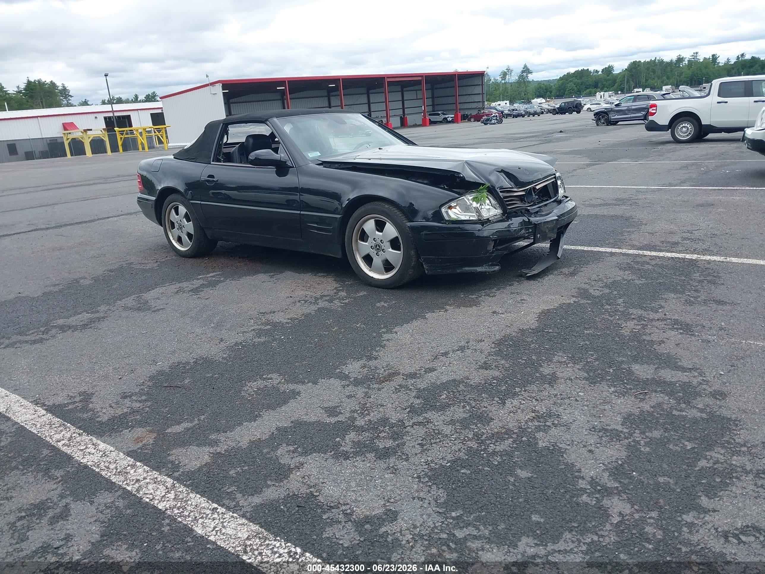 1999 Mercedes-Benz SL 500, VIN WDBFA68F1XF175740 — Front end