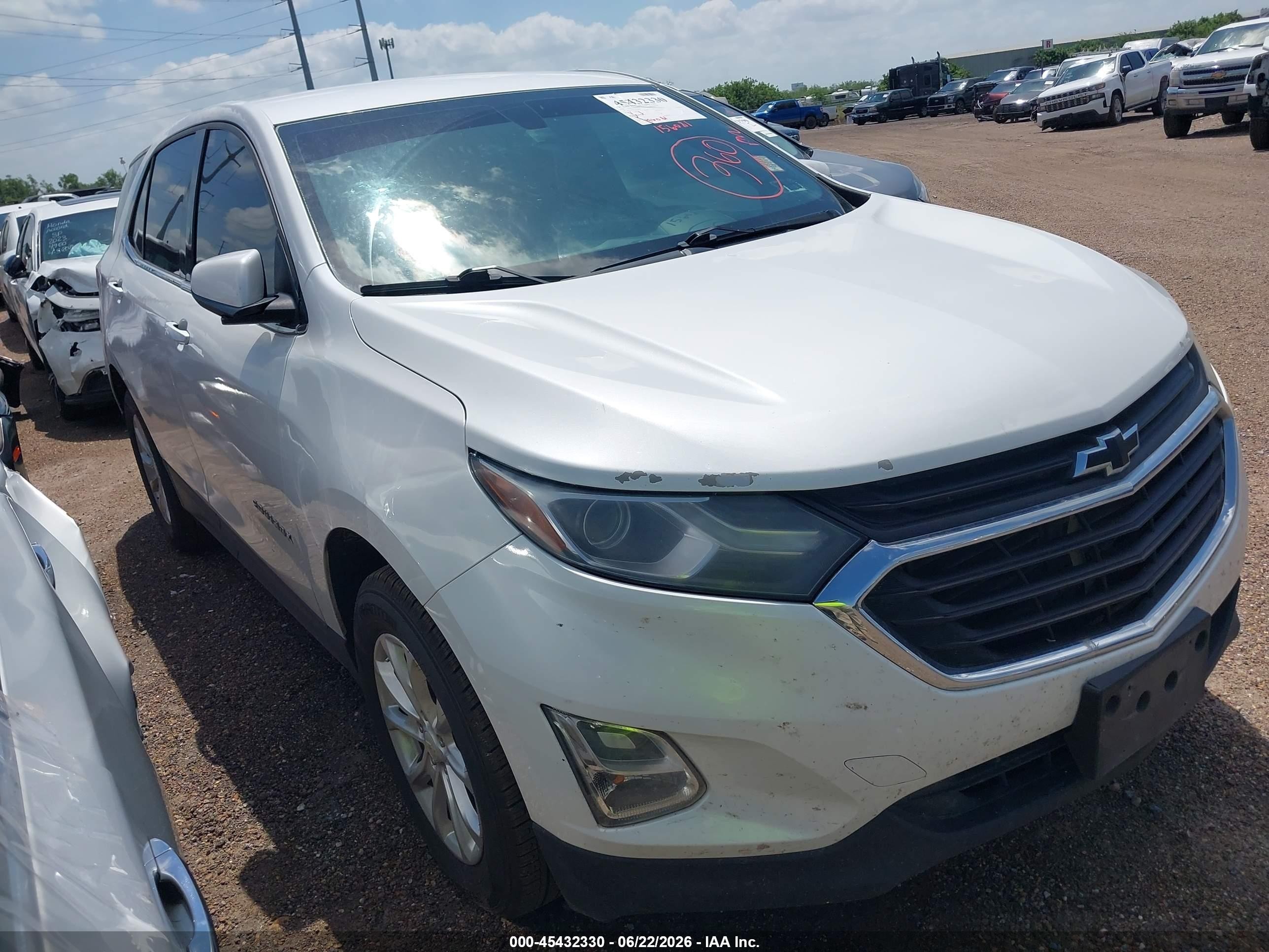 2018 Chevrolet Equinox LT, VIN 2GNAXJEV7J6142839 — Normal wear