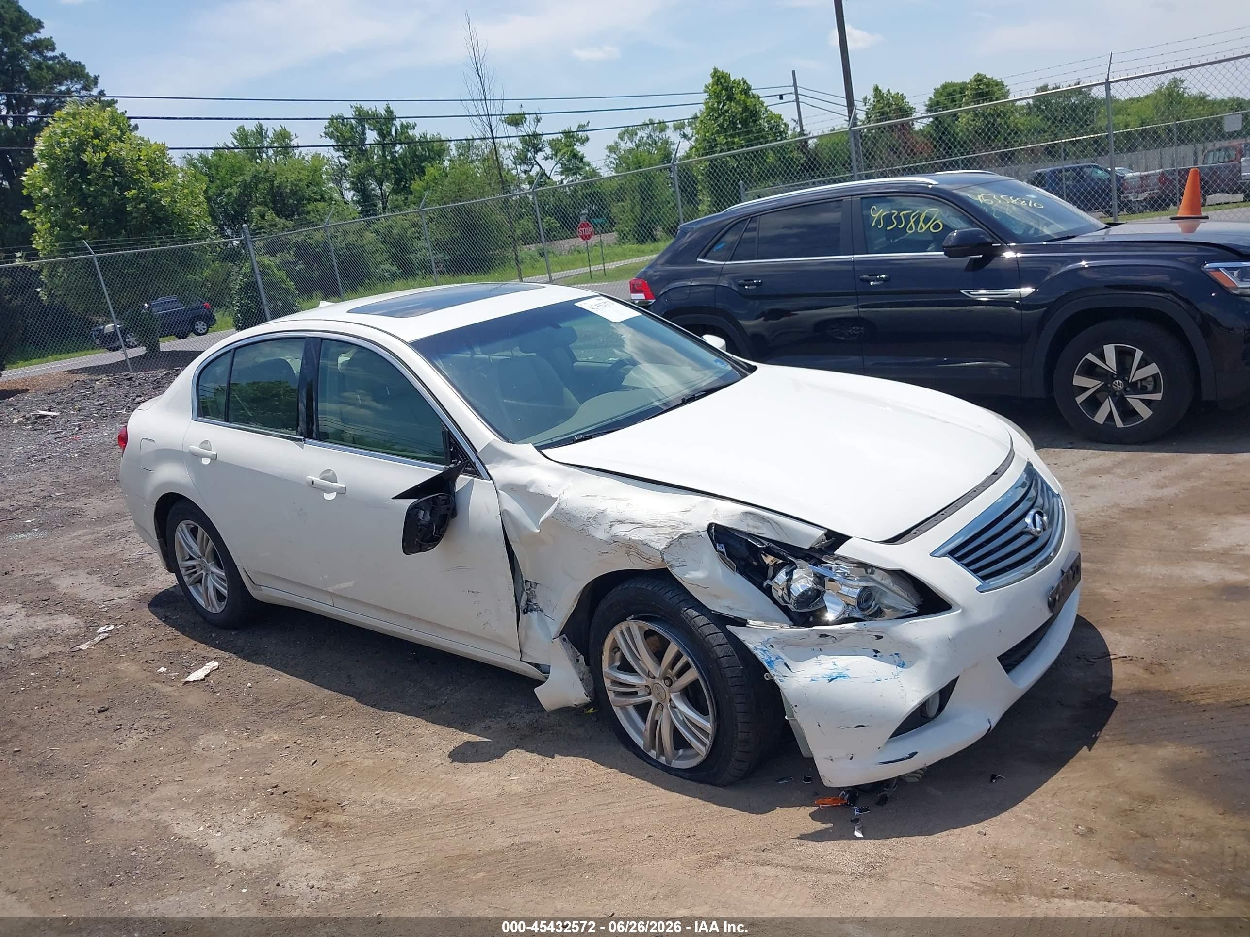 2011 Infiniti G25 x, VIN JN1DV6AR7BM651580 — Front end