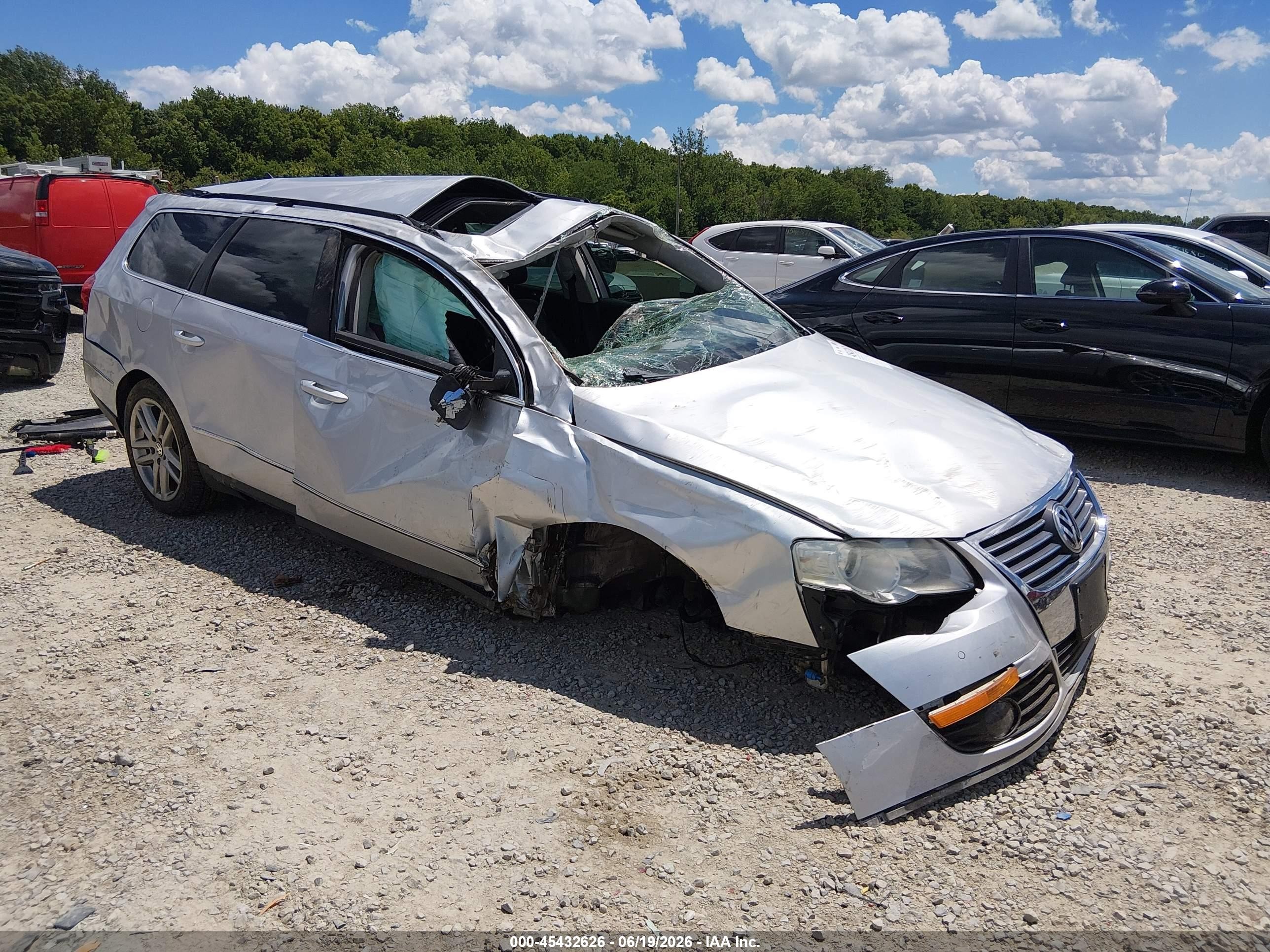 2008 Volkswagen Passat Lux, VIN WVWTK73C28E182224 — Rollover