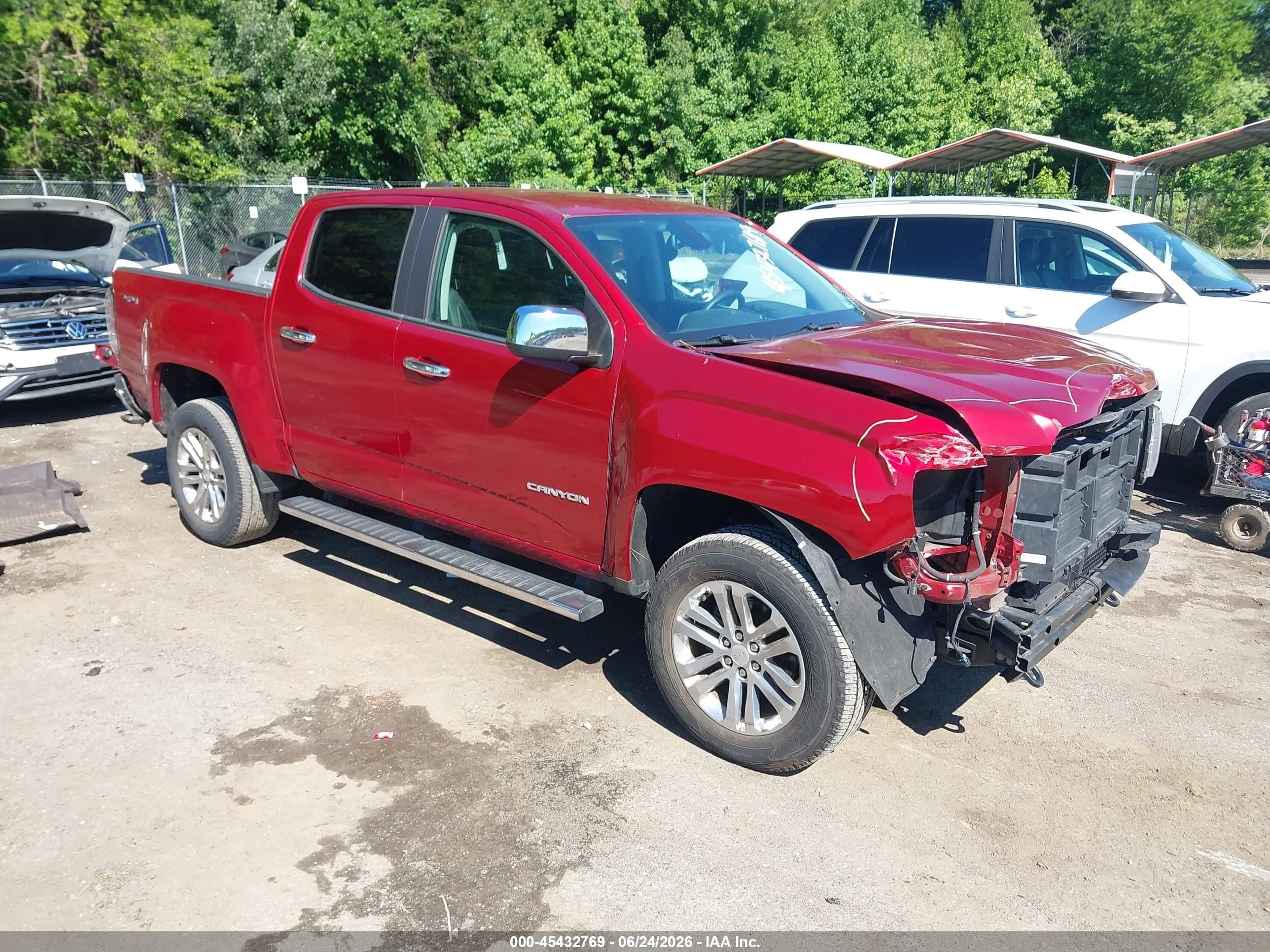 2015 GMC Canyon 4WD SLT, VIN 1GTG6CE38F1254821 — Front end