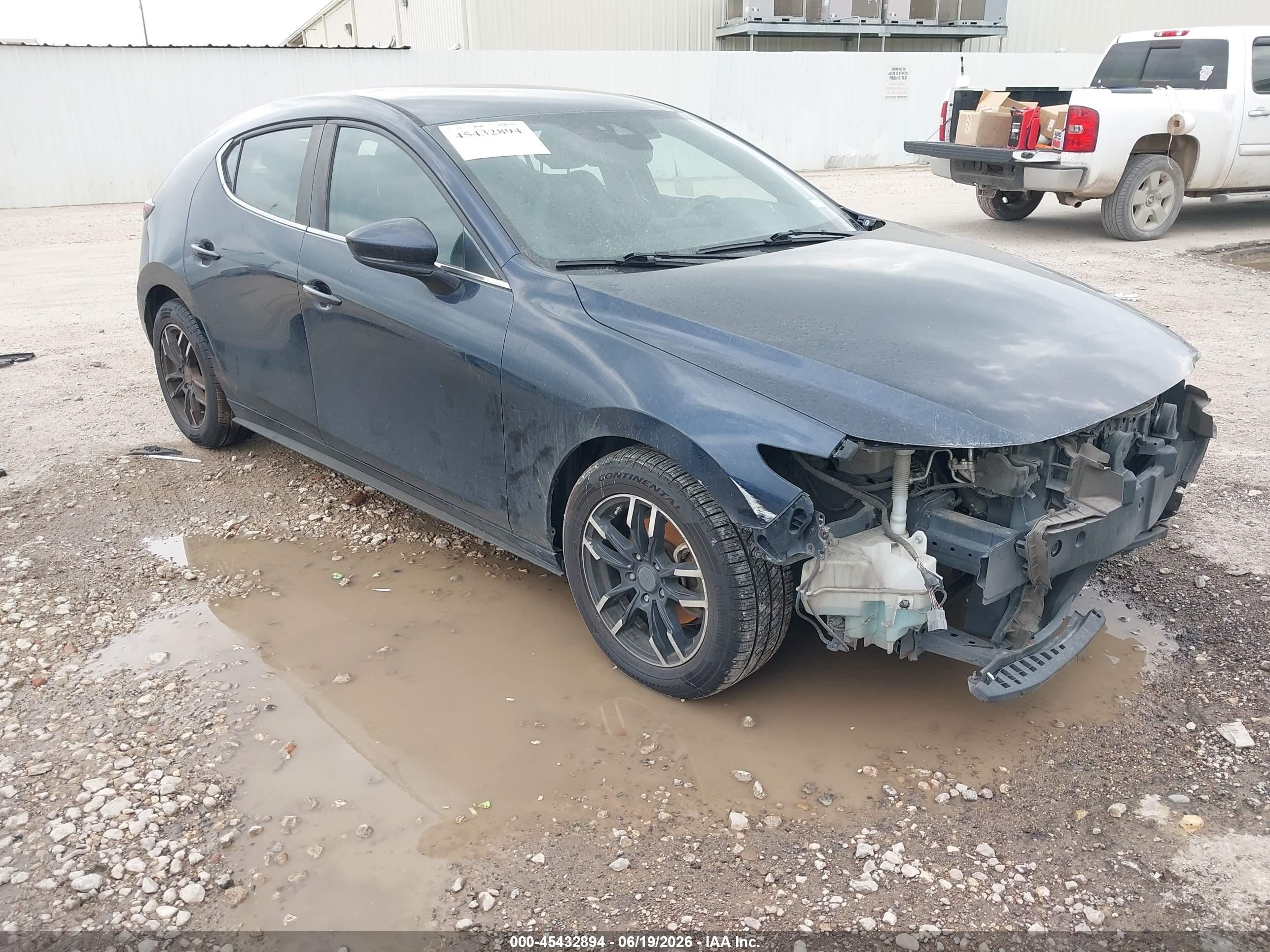 2020 Mazda 3, VIN JM1BPALM0L1175808 — Front end