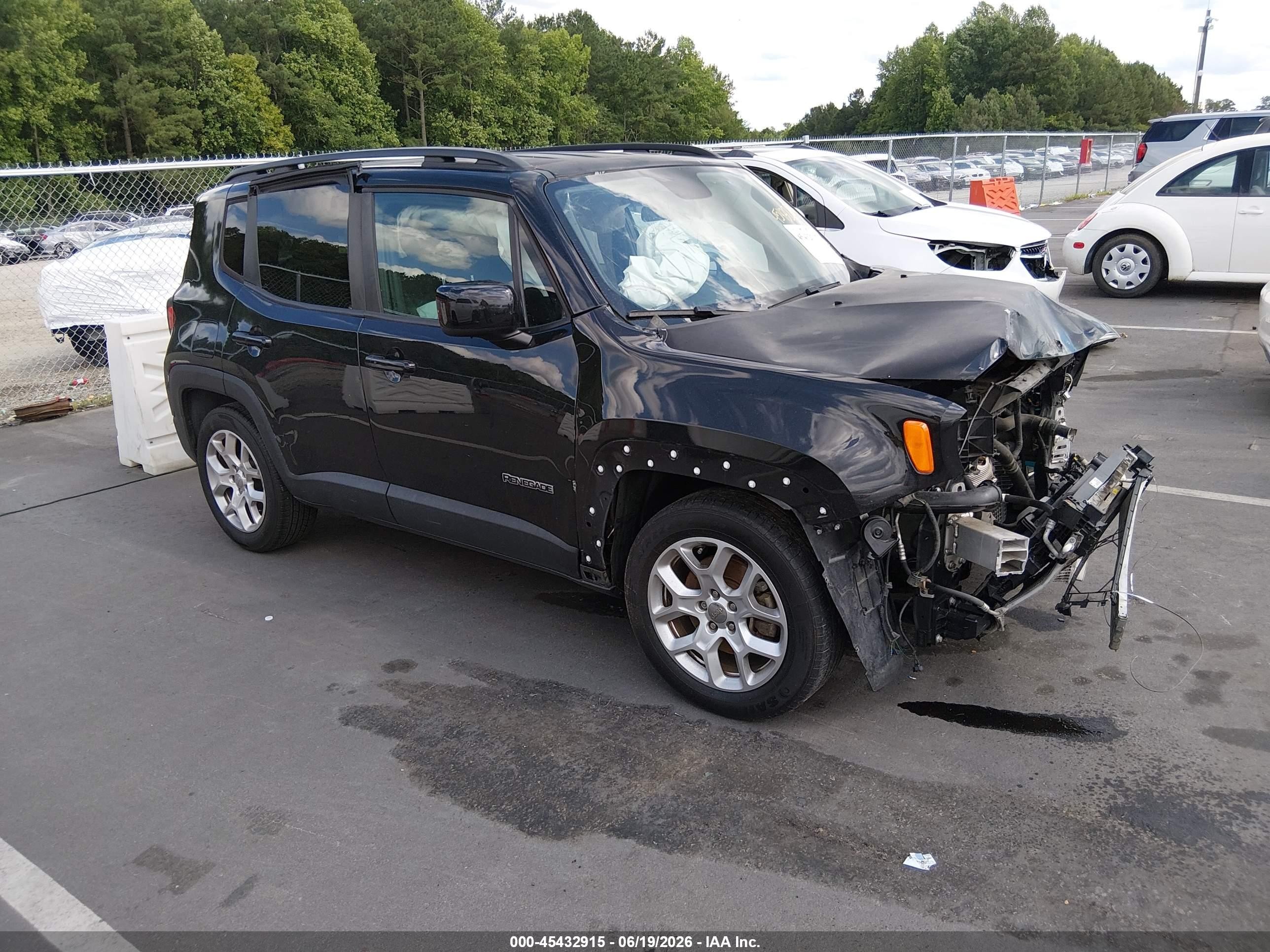 2018 Jeep Renegade Latitude, VIN ZACCJABB1JPJ33597 — Front end