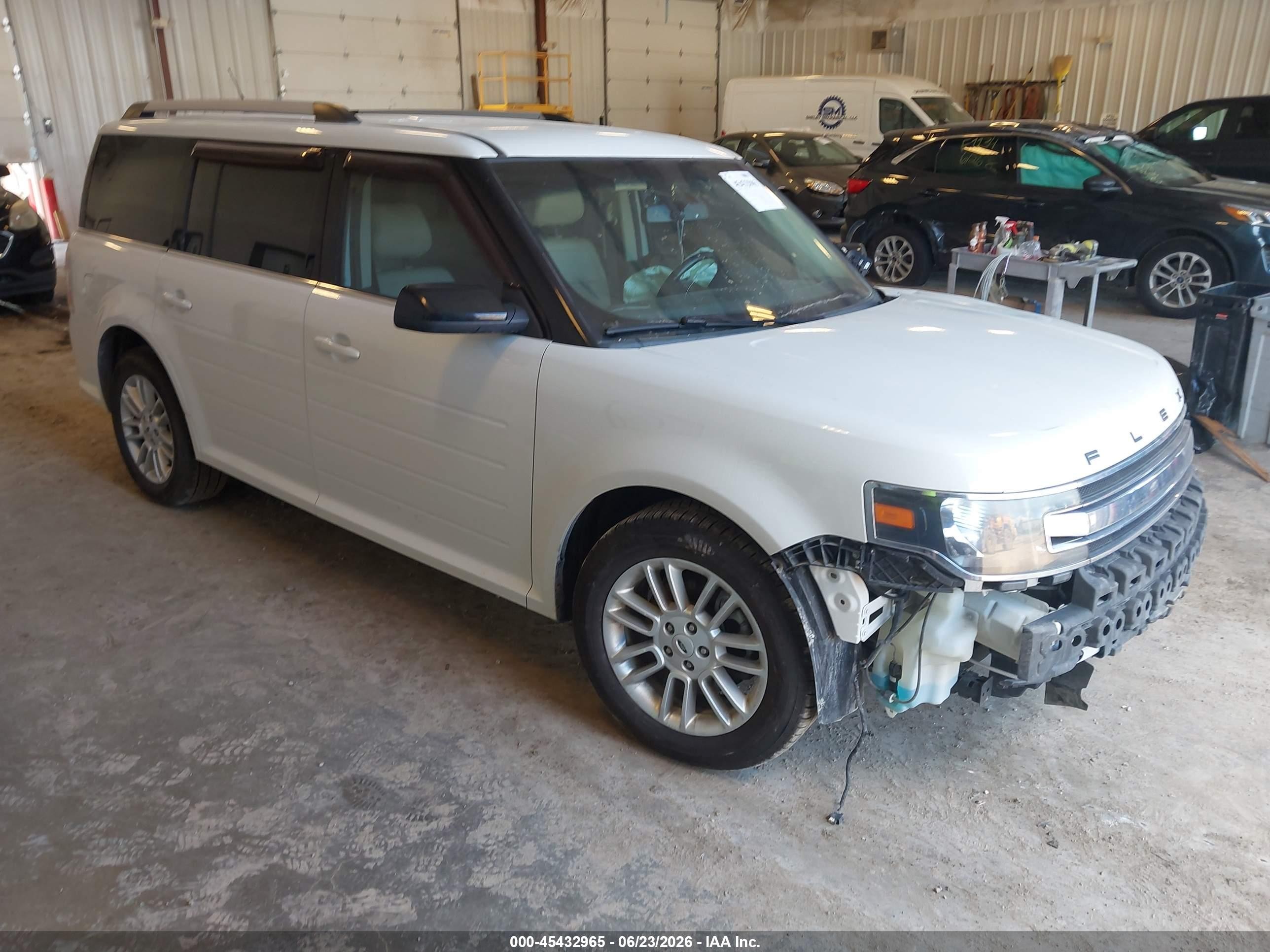2013 Ford Flex SEL, VIN 2FMGK5C83DBD13650 — Front end