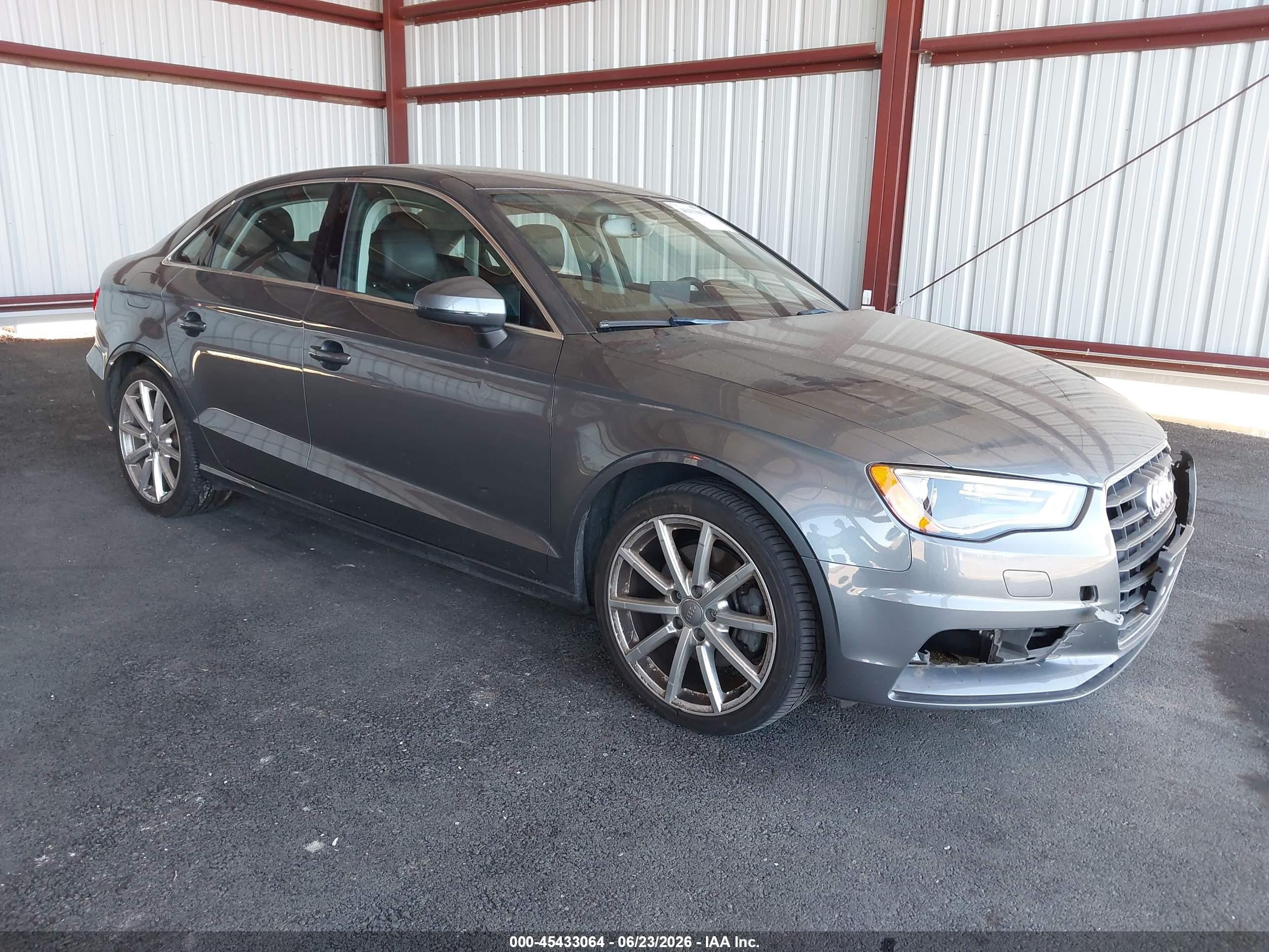 2015 Audi A3 Premium Plus, VIN WAUCCGFFXF1001343 — Перед