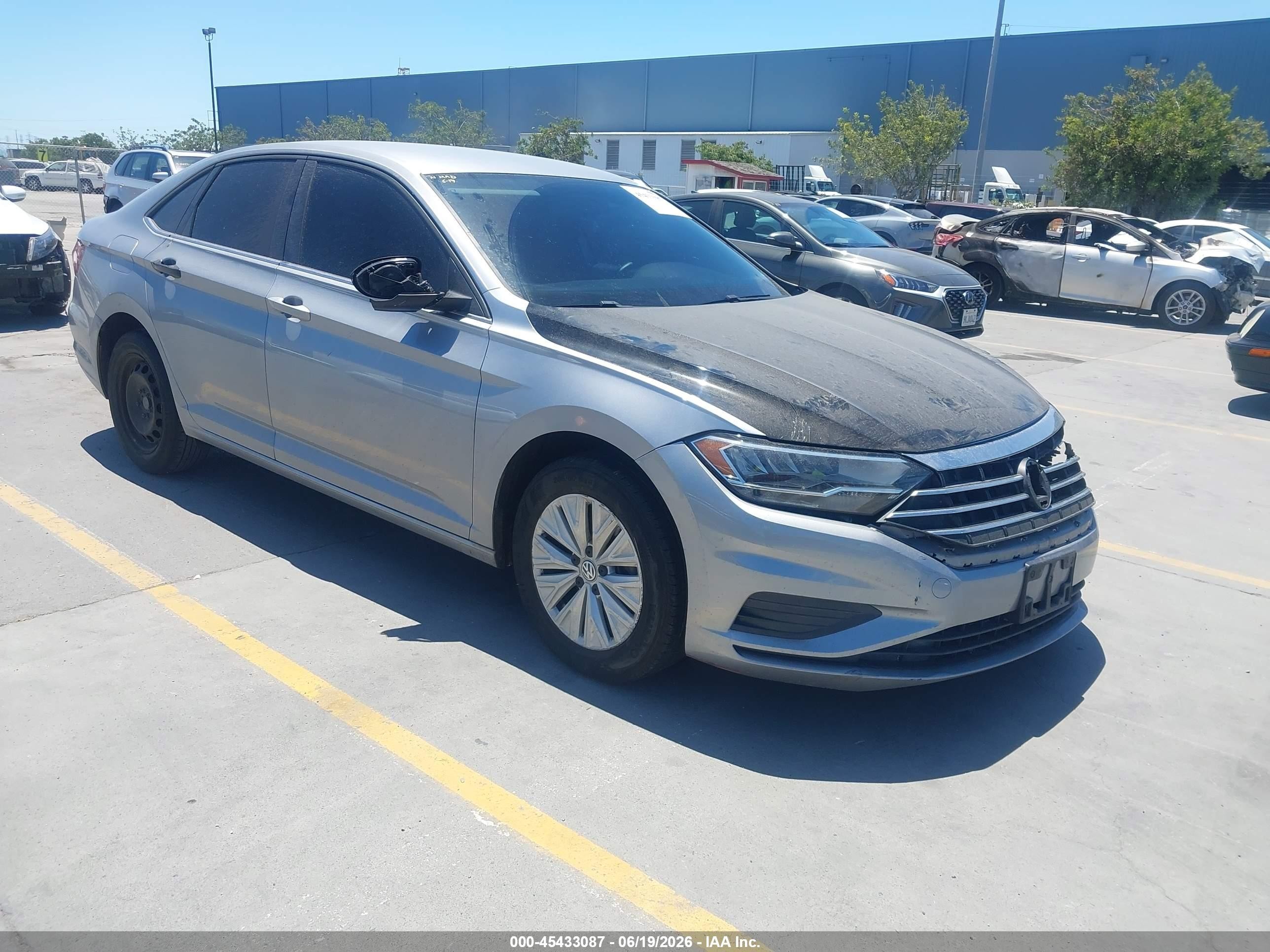 2020 Volkswagen Jetta S, VIN 3VWN57BU5LM046177 — Бок