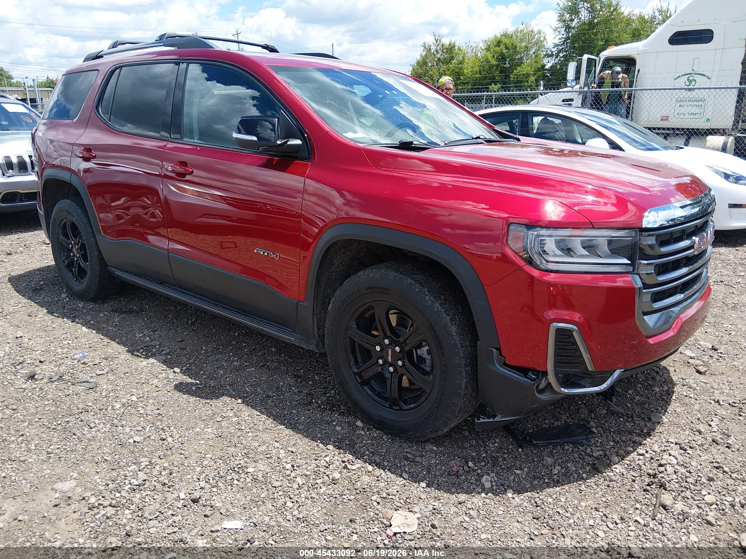 2022 GMC Acadia AT4, VIN 1GKKNLLS7NZ135606 — Перед