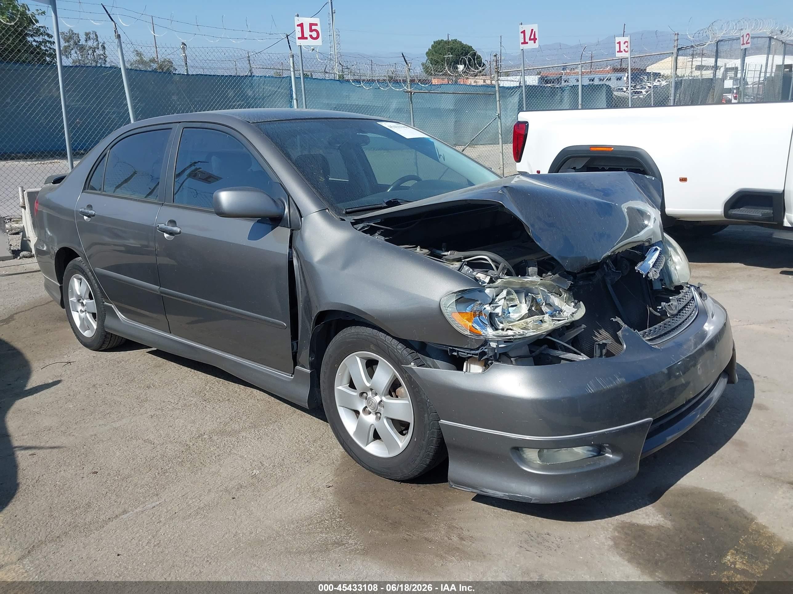 2007 Toyota Corolla CE, VIN 1NXBR32E47Z868445 — Front end